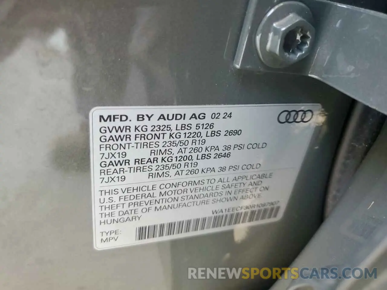 13 Photograph of a damaged car WA1EECF30R1097907 AUDI Q3 2024