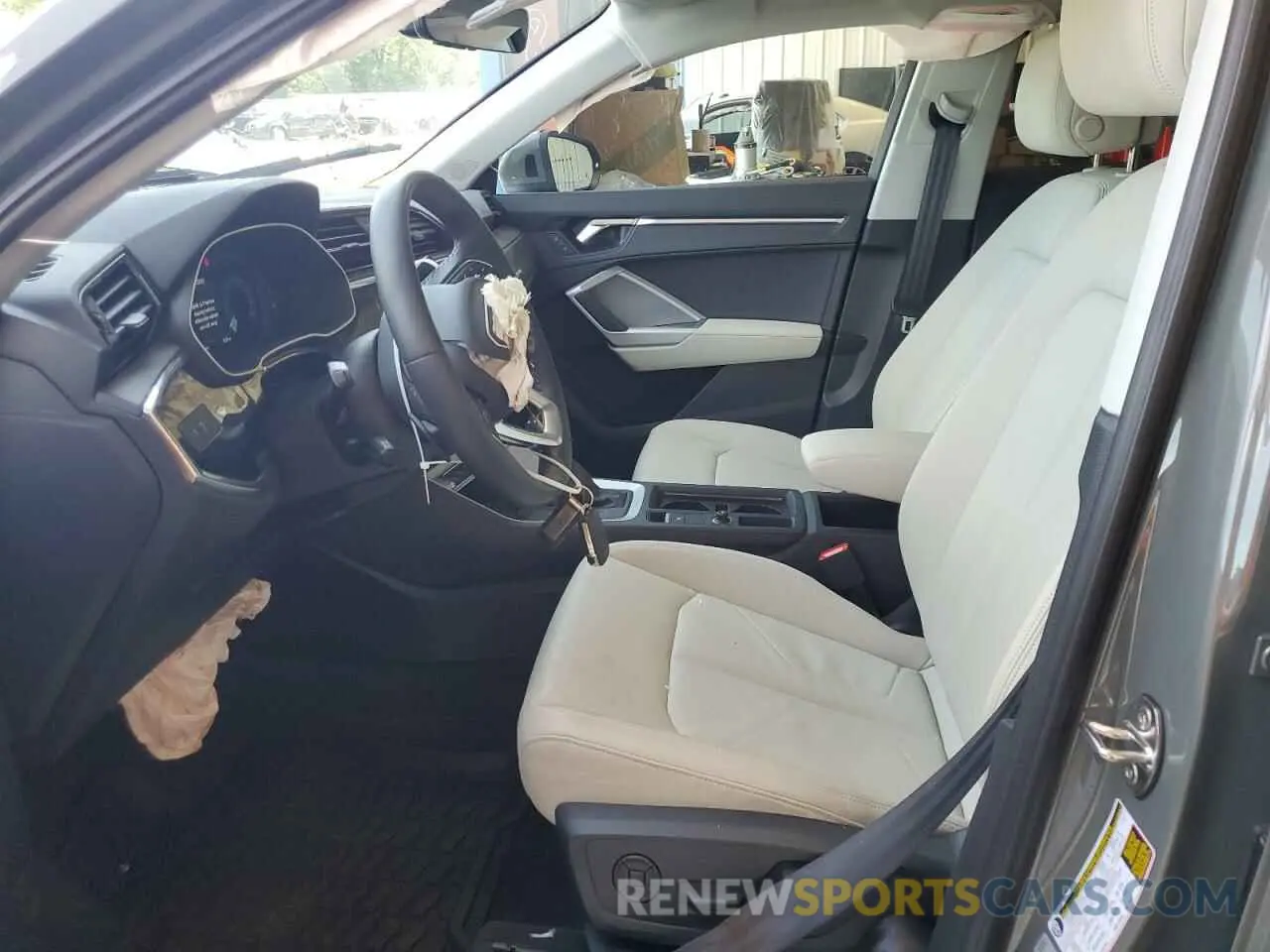 7 Photograph of a damaged car WA1EECF30R1097907 AUDI Q3 2024