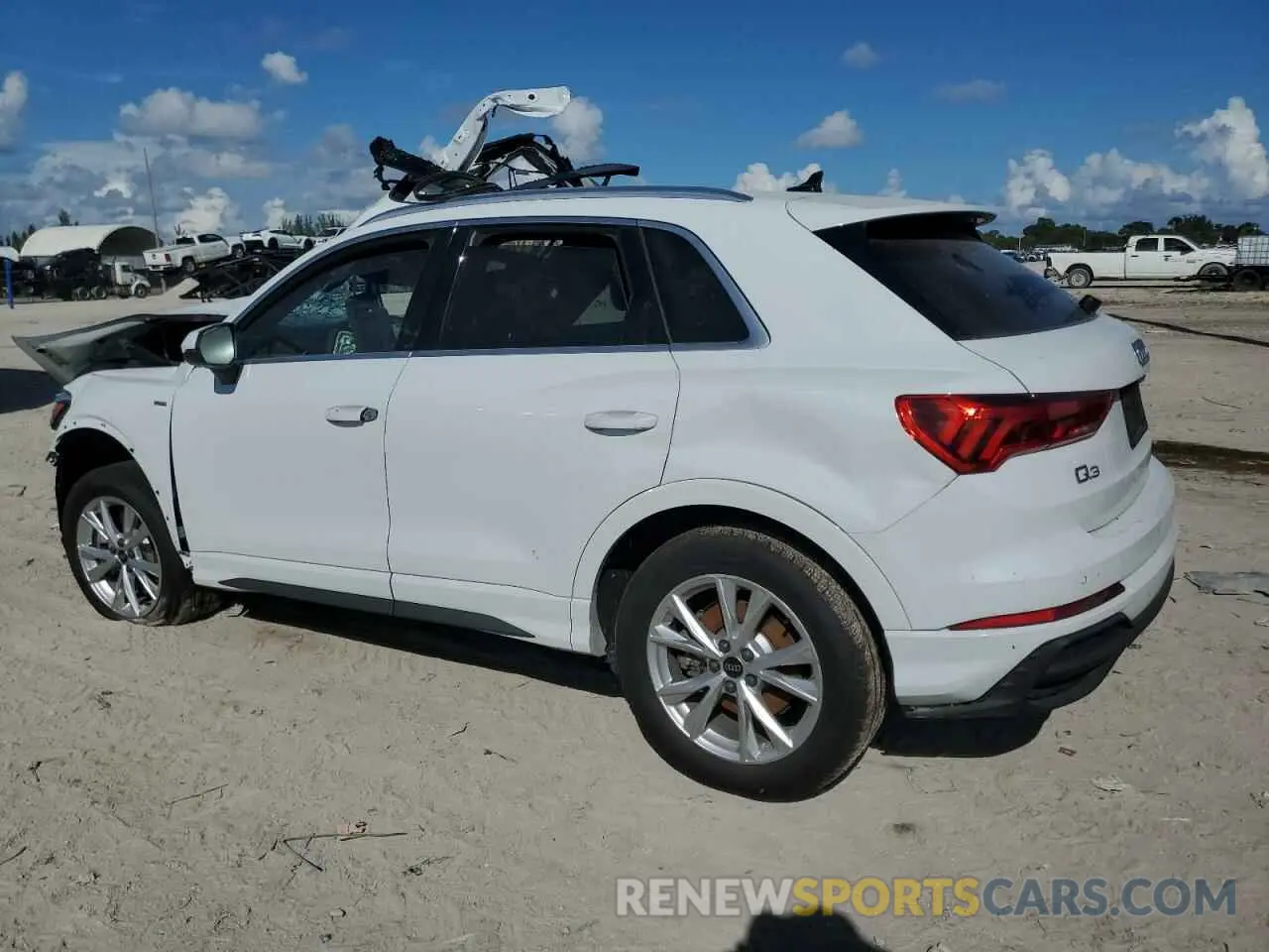 2 Photograph of a damaged car WA1EECF30R1120974 AUDI Q3 2024