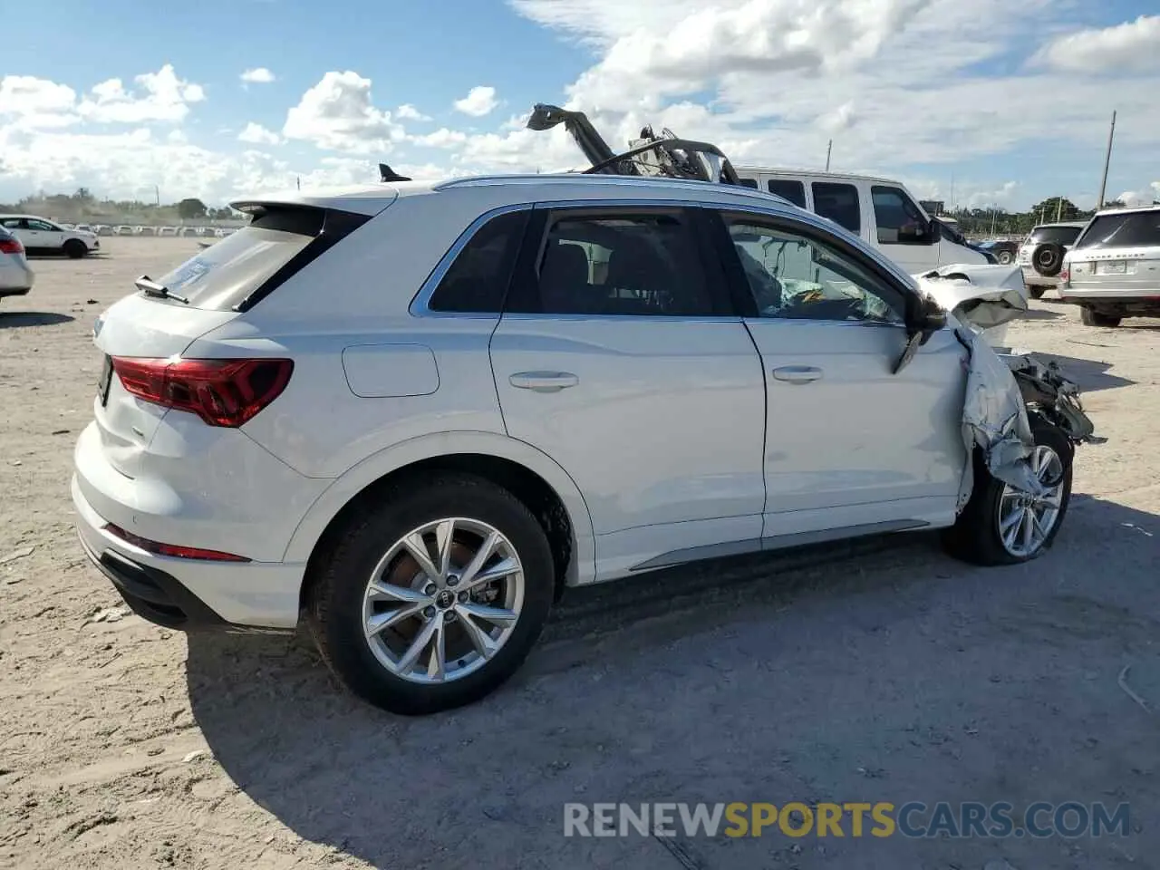 3 Photograph of a damaged car WA1EECF30R1120974 AUDI Q3 2024