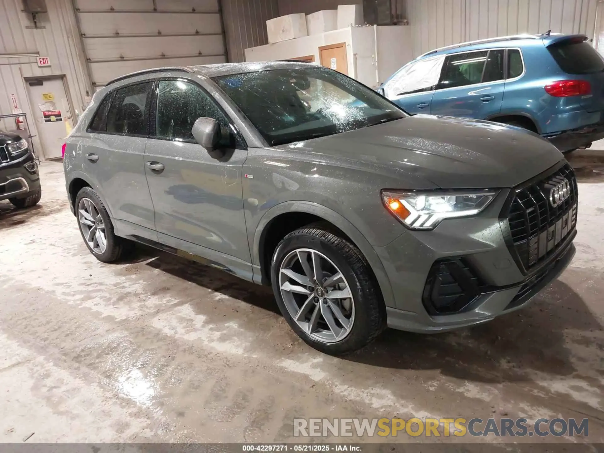 1 Photograph of a damaged car WA1EECF30R1156373 AUDI Q3 2024
