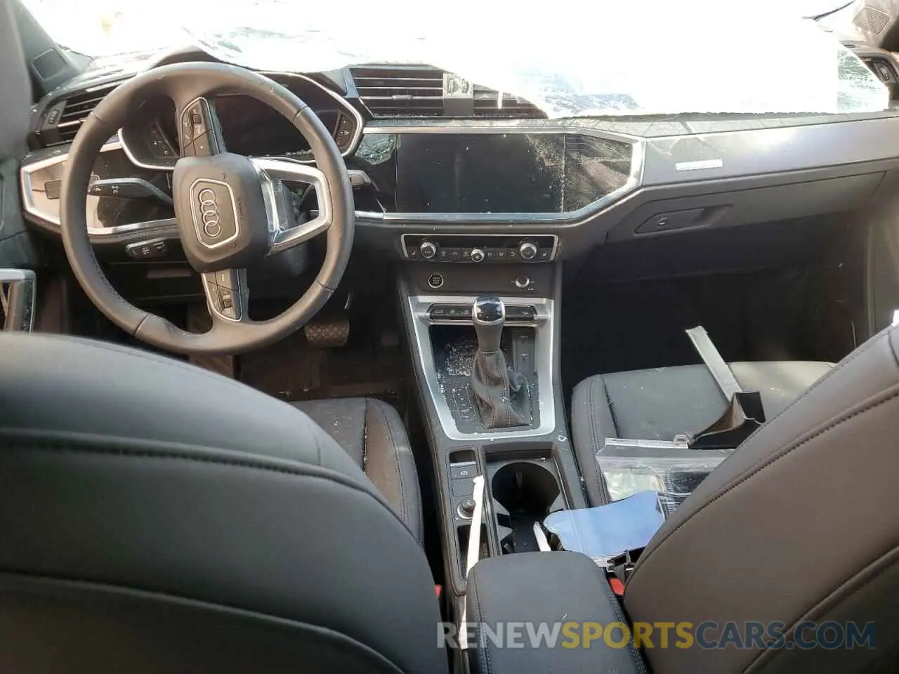 8 Photograph of a damaged car WA1EECF30R1165686 AUDI Q3 2024