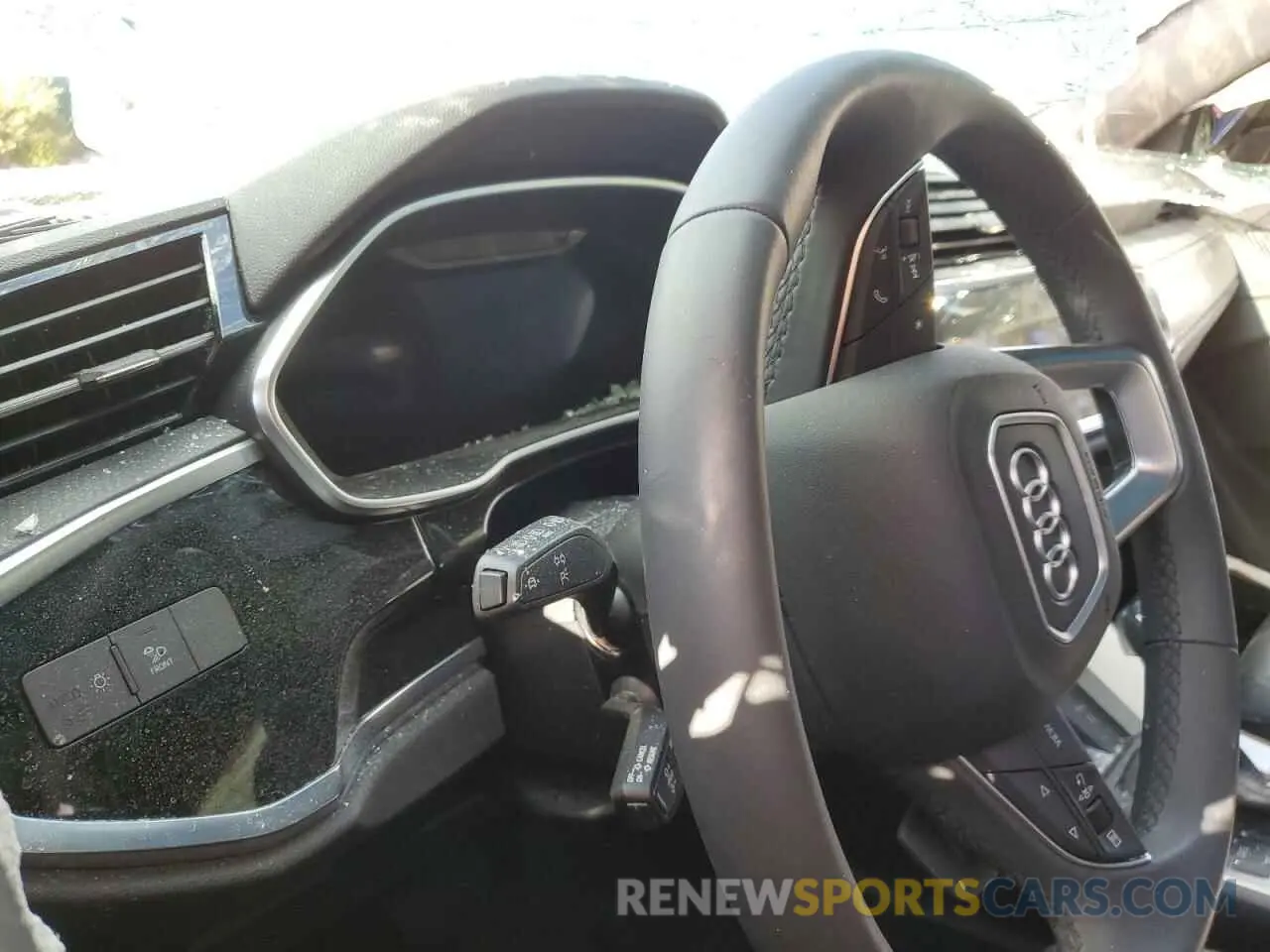 9 Photograph of a damaged car WA1EECF30R1165686 AUDI Q3 2024