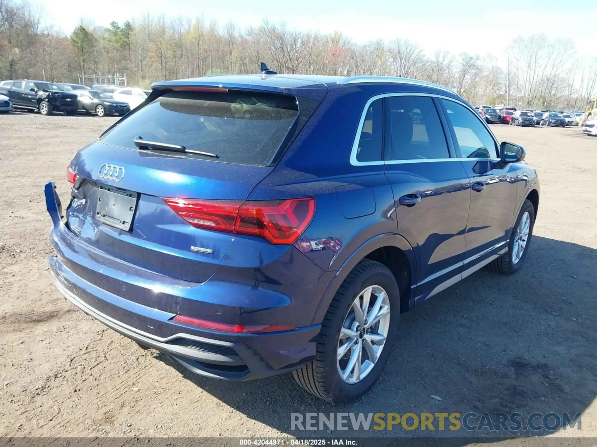 17 Photograph of a damaged car WA1EECF30R1173836 AUDI Q3 2024