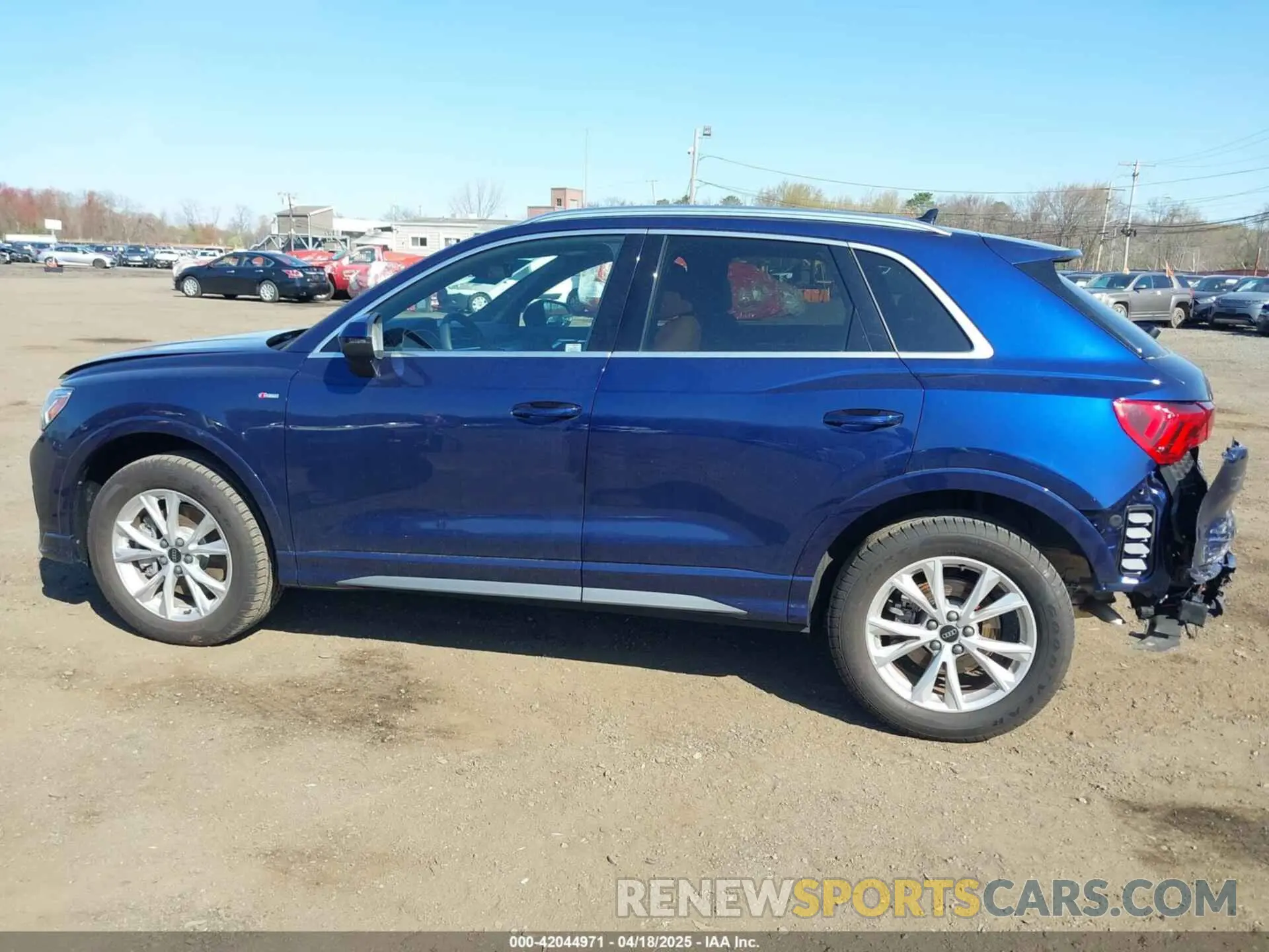 18 Photograph of a damaged car WA1EECF30R1173836 AUDI Q3 2024