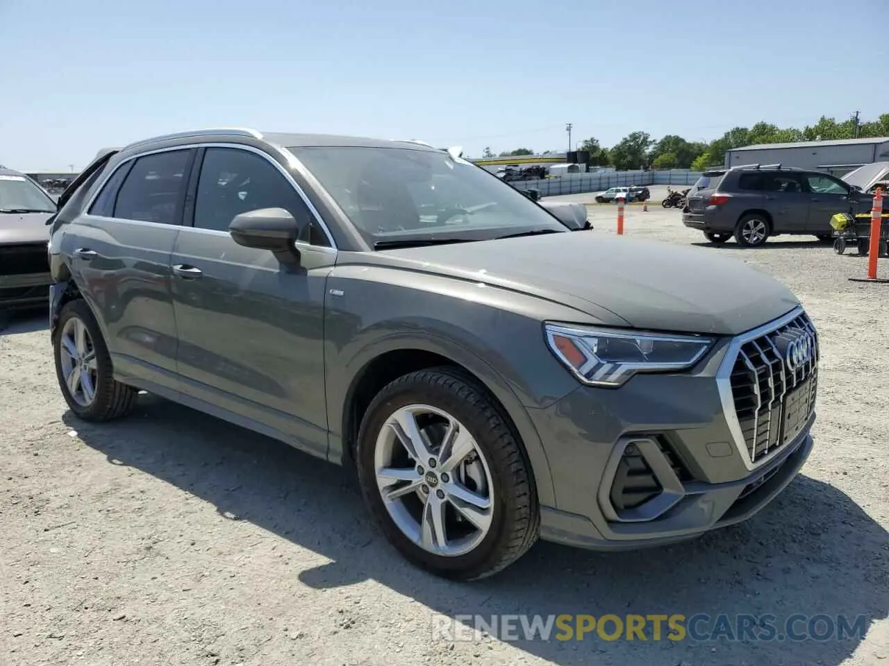 4 Photograph of a damaged car WA1EECF31R1020172 AUDI Q3 2024