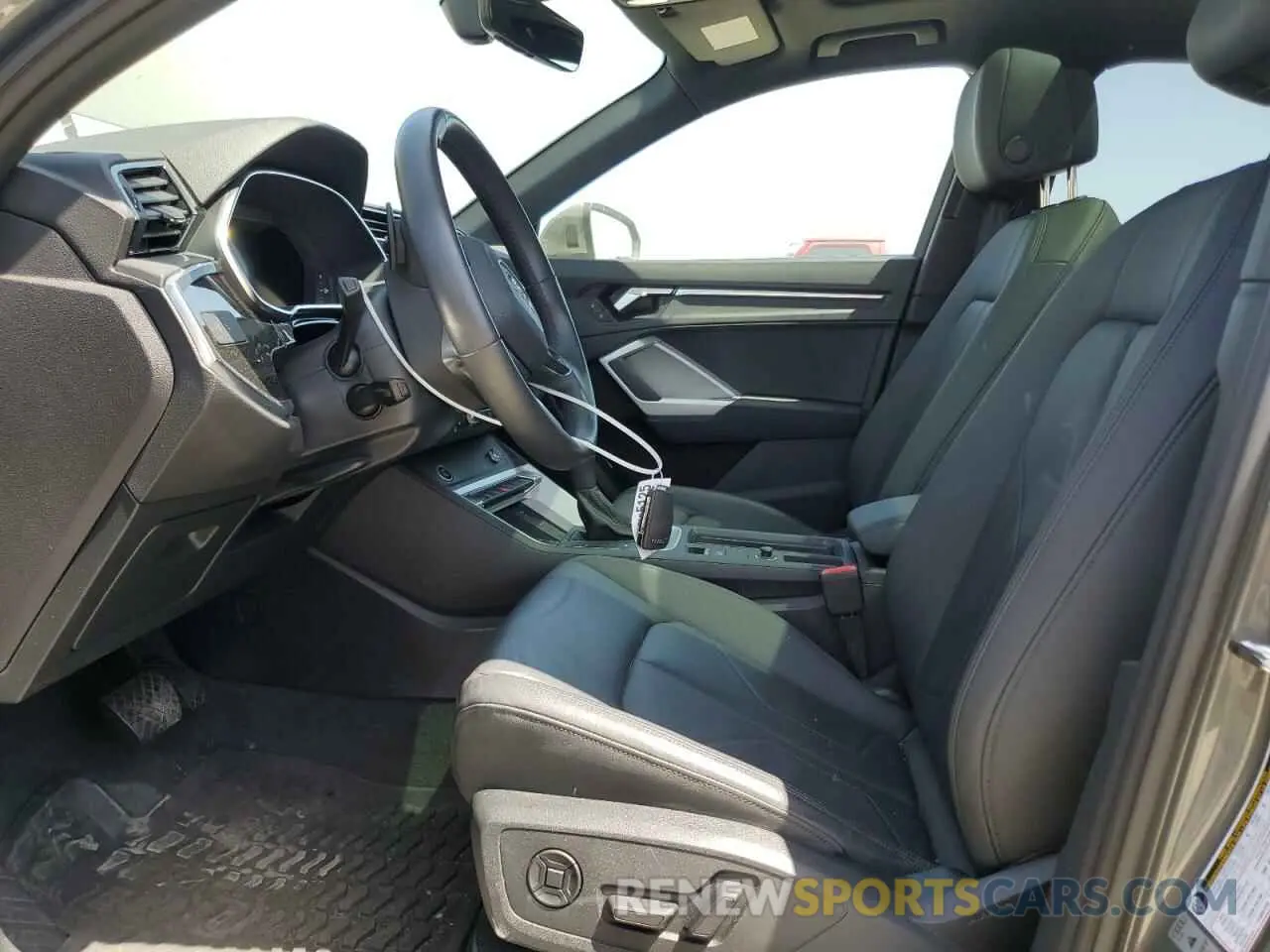 7 Photograph of a damaged car WA1EECF31R1020172 AUDI Q3 2024