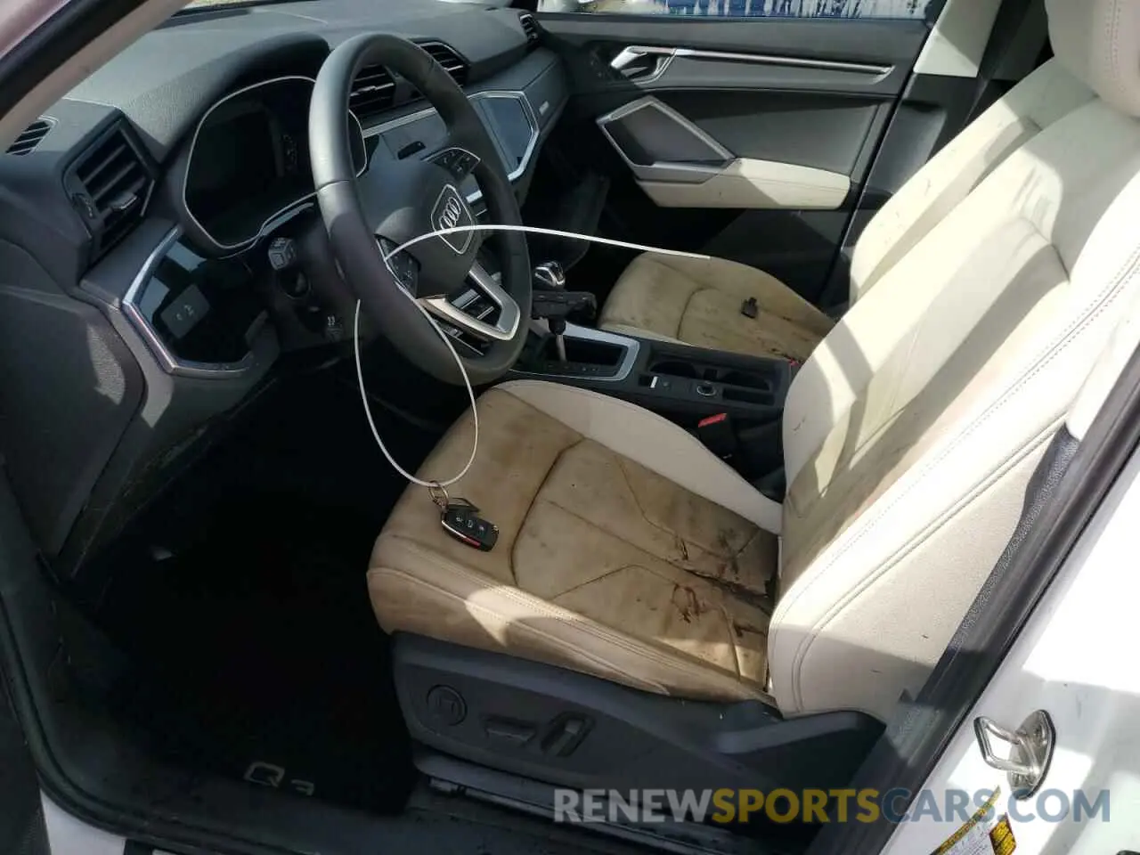 7 Photograph of a damaged car WA1EECF31R1020494 AUDI Q3 2024