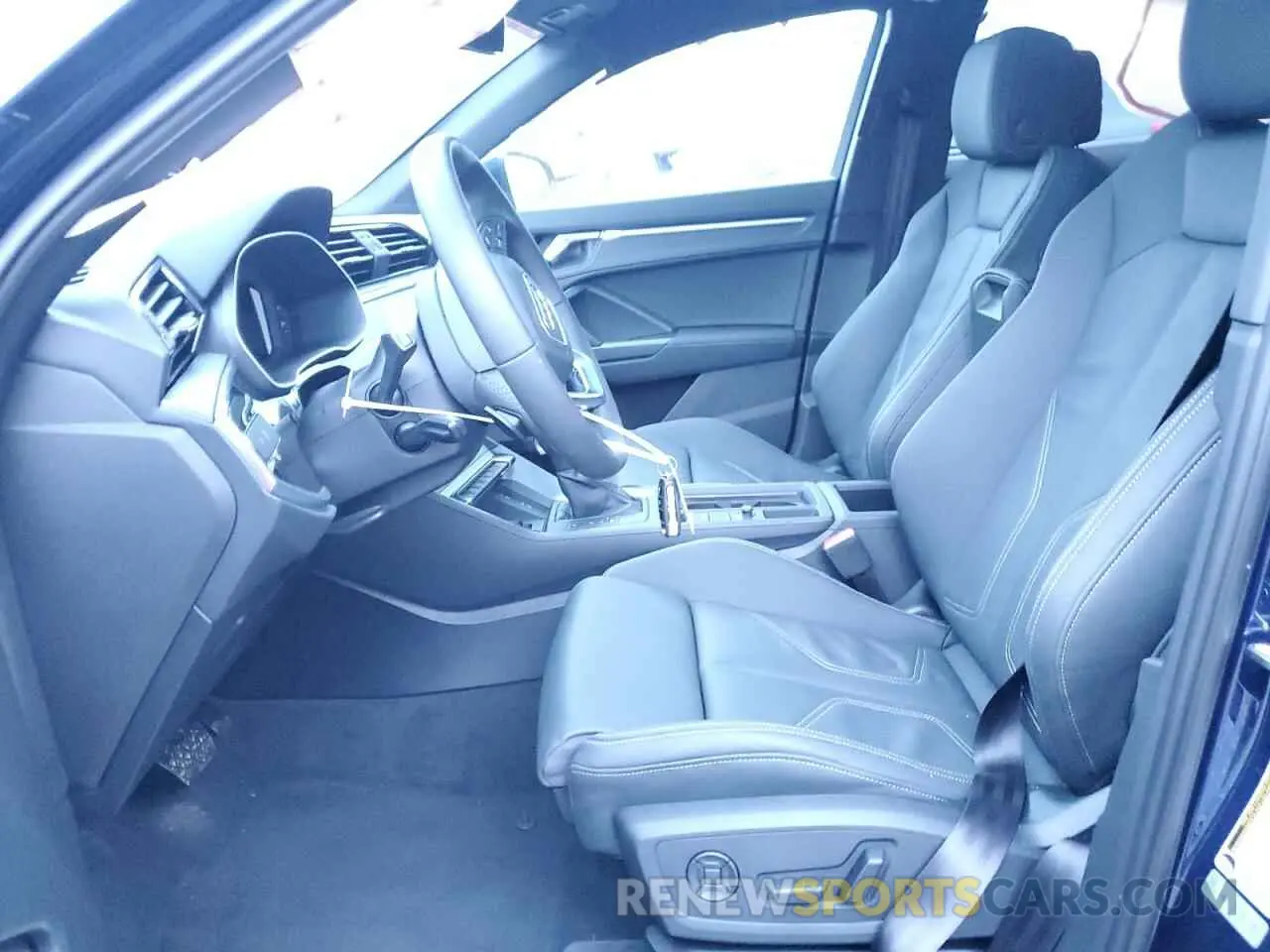 7 Photograph of a damaged car WA1EECF31R1138853 AUDI Q3 2024