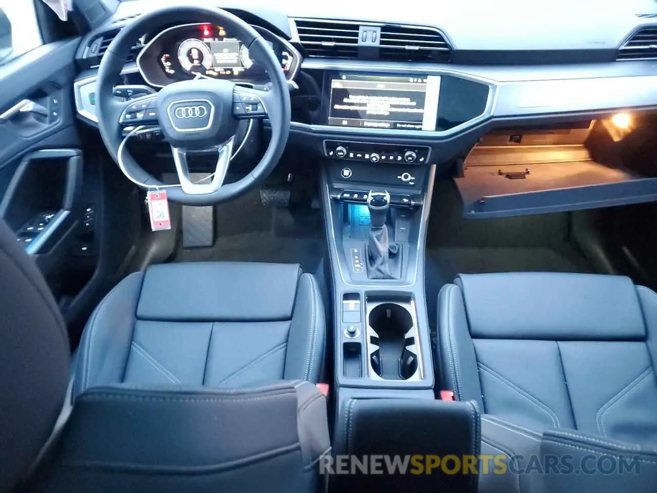 8 Photograph of a damaged car WA1EECF31R1138853 AUDI Q3 2024