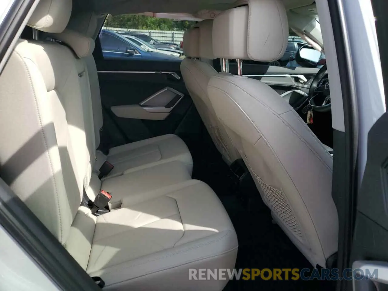 11 Photograph of a damaged car WA1EECF31R1145608 AUDI Q3 2024