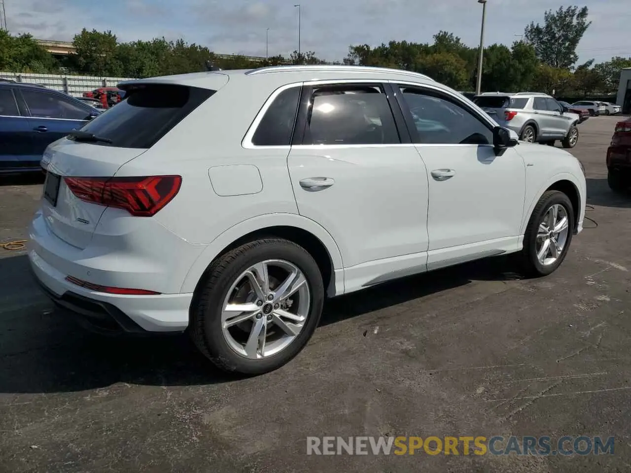 3 Photograph of a damaged car WA1EECF31R1145608 AUDI Q3 2024