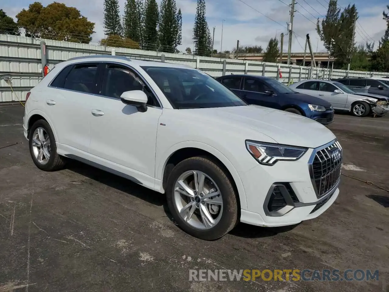 4 Photograph of a damaged car WA1EECF31R1145608 AUDI Q3 2024