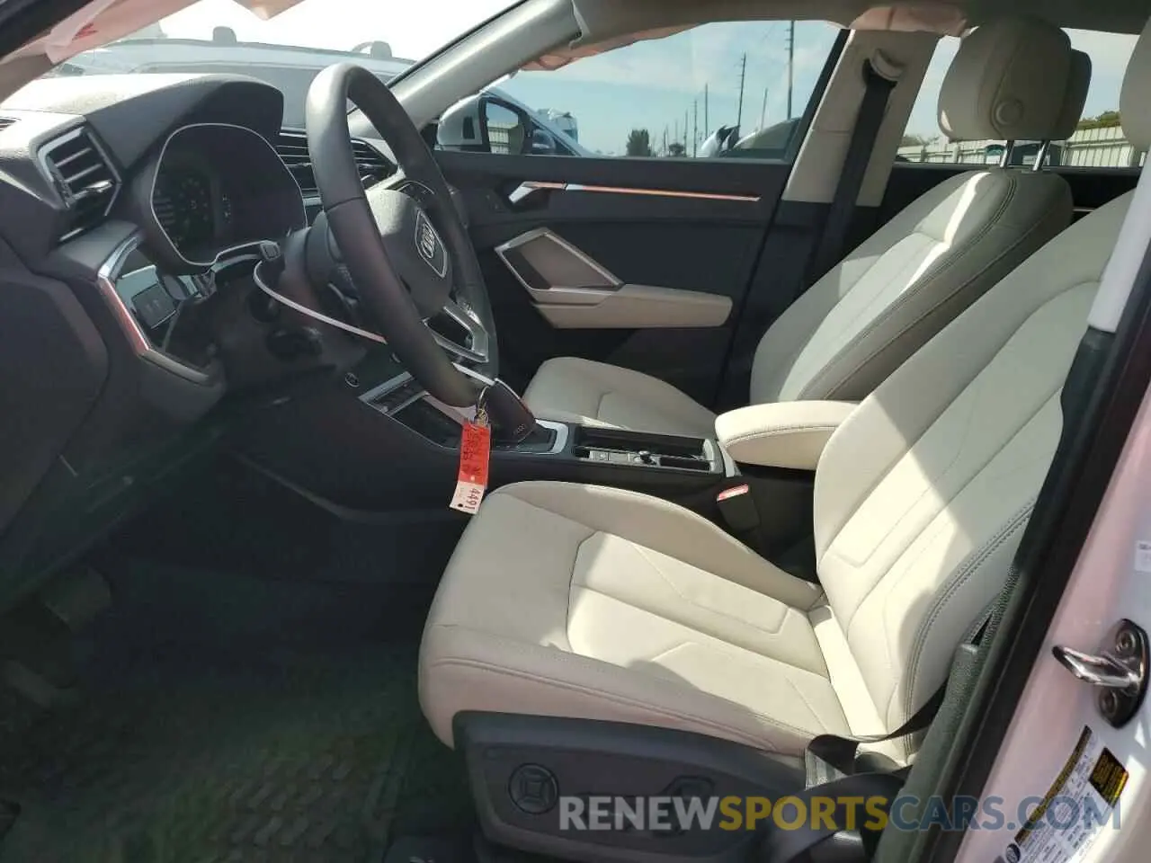 7 Photograph of a damaged car WA1EECF31R1145608 AUDI Q3 2024