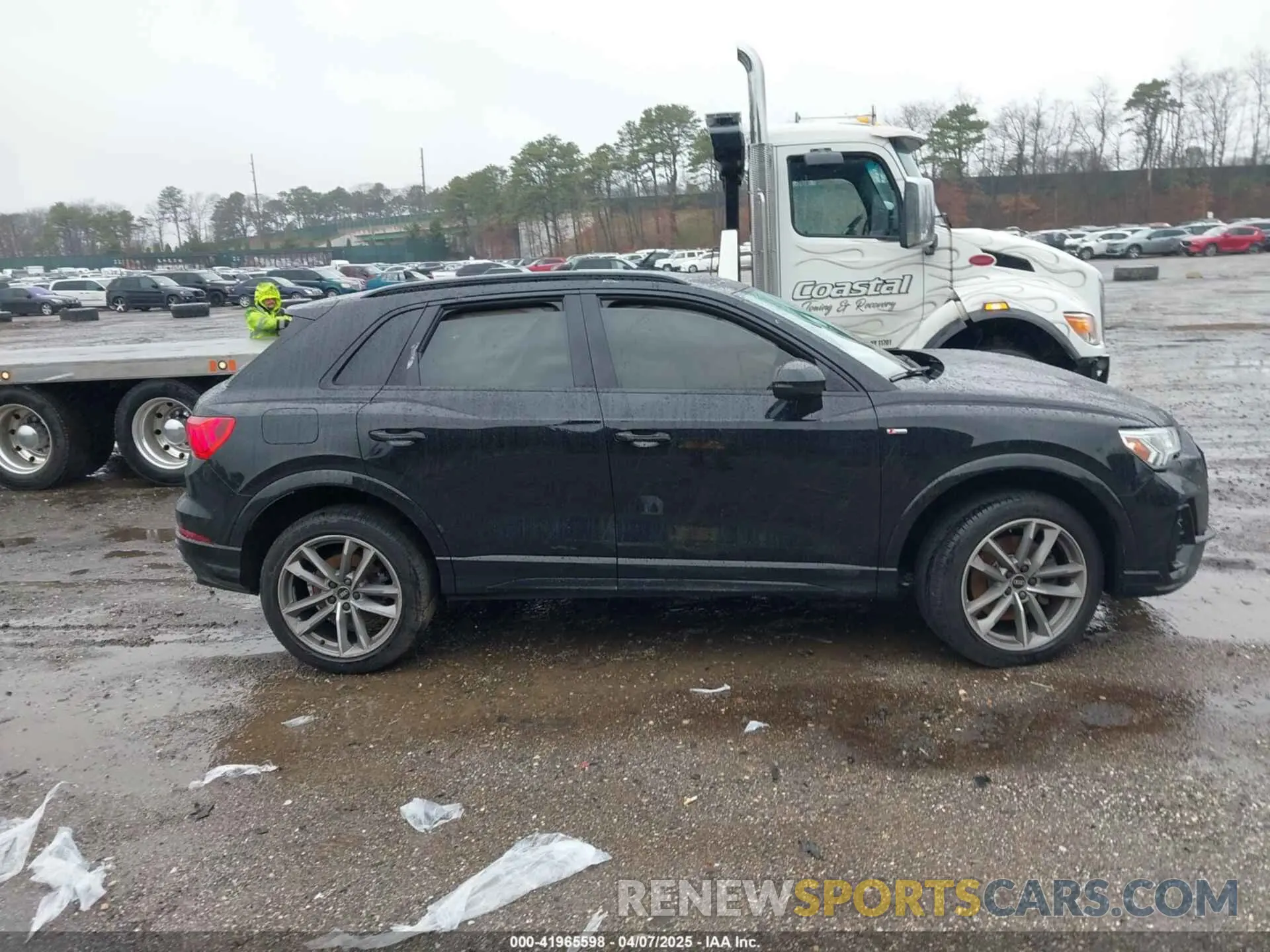 13 Photograph of a damaged car WA1EECF32R1043458 AUDI Q3 2024