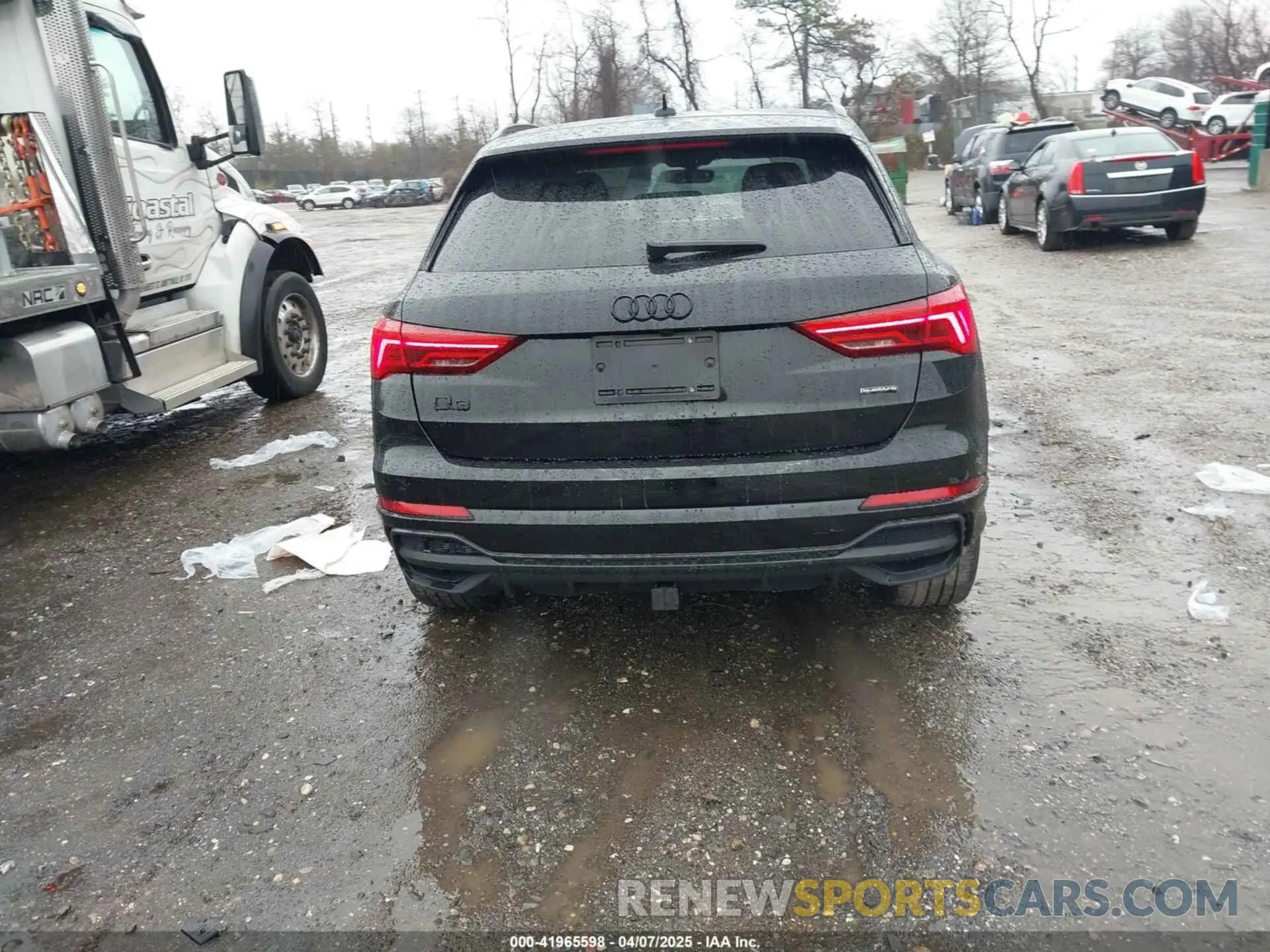 16 Photograph of a damaged car WA1EECF32R1043458 AUDI Q3 2024