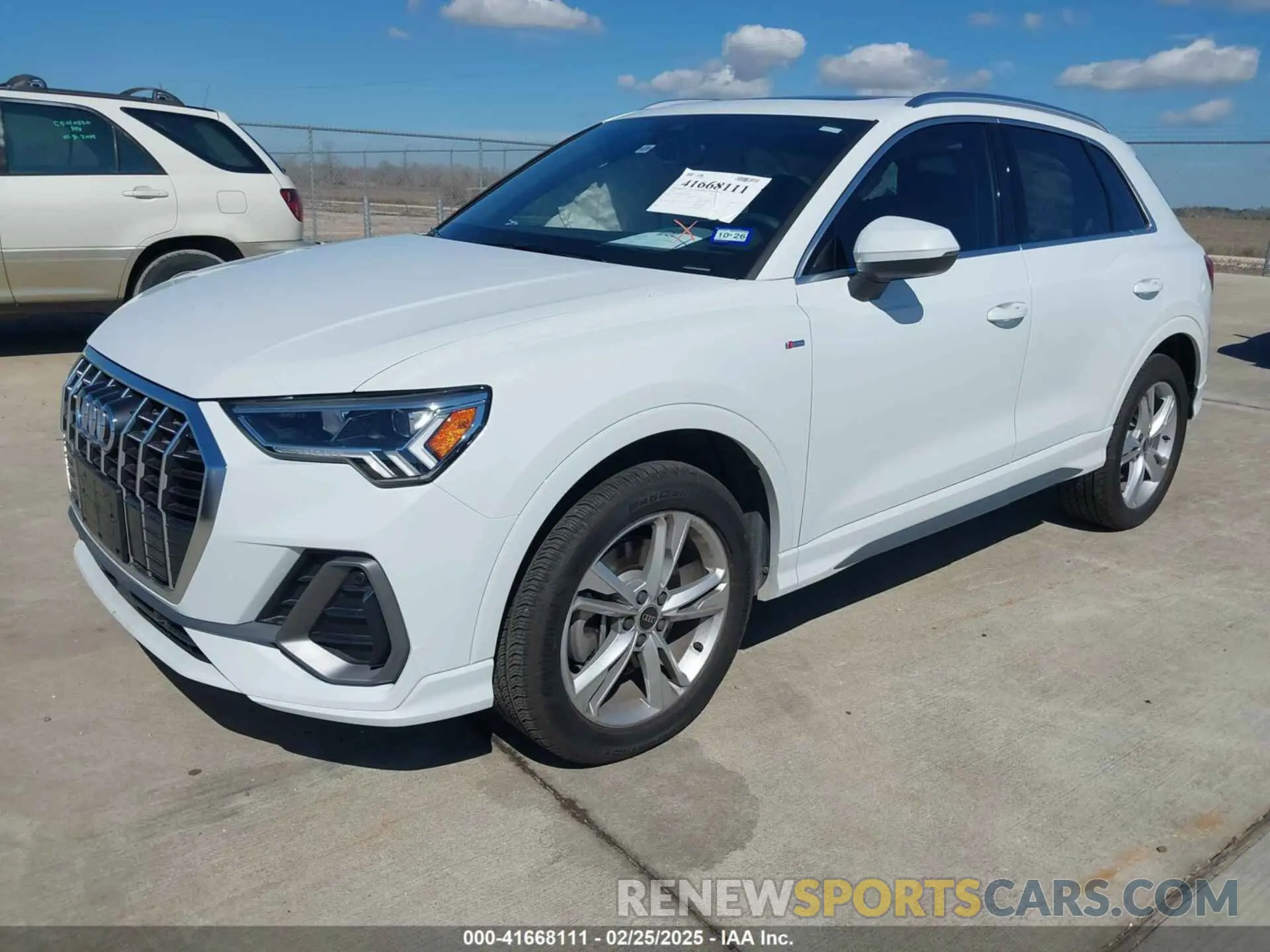 2 Photograph of a damaged car WA1EECF32R1141891 AUDI Q3 2024