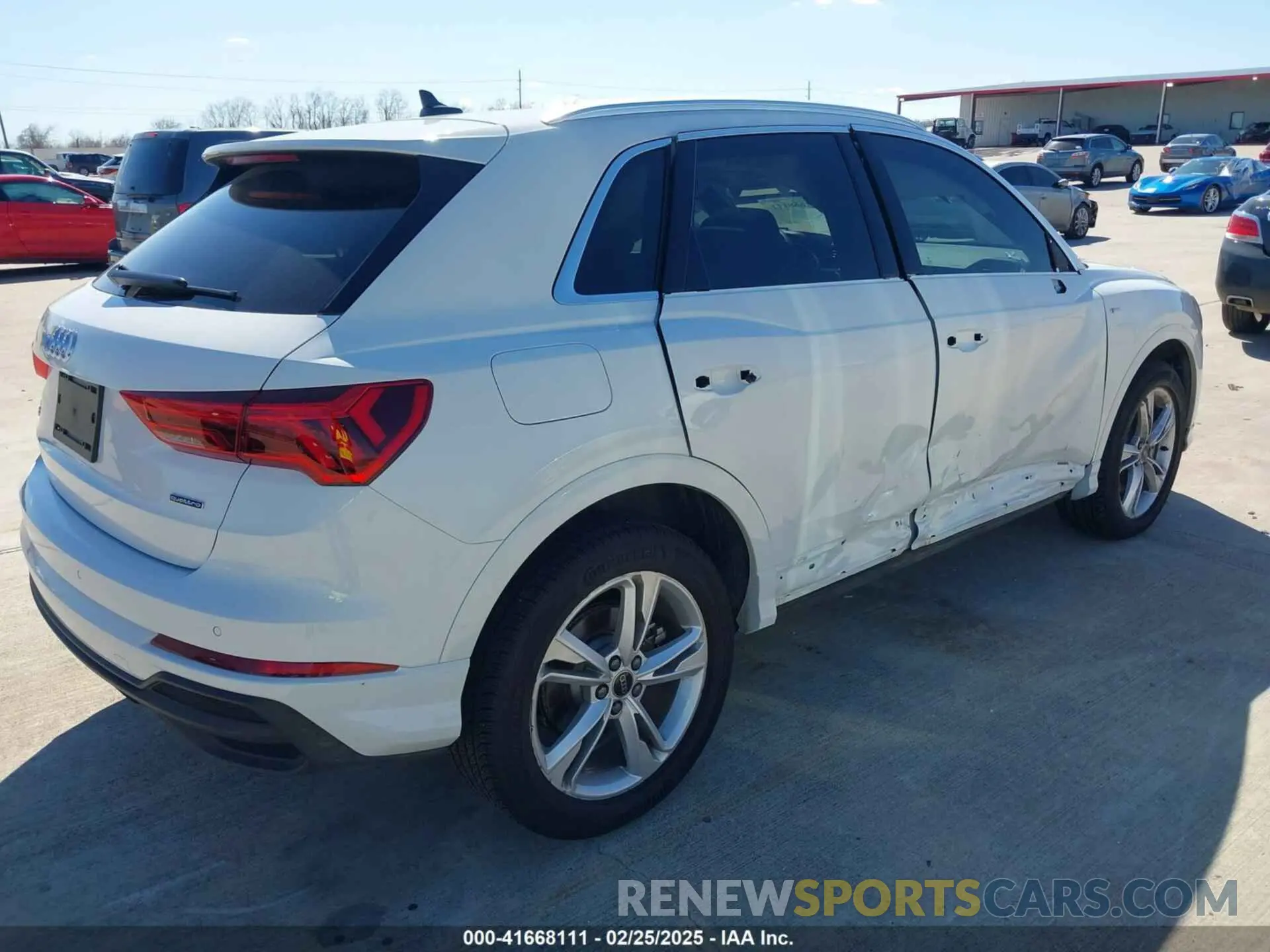 4 Photograph of a damaged car WA1EECF32R1141891 AUDI Q3 2024