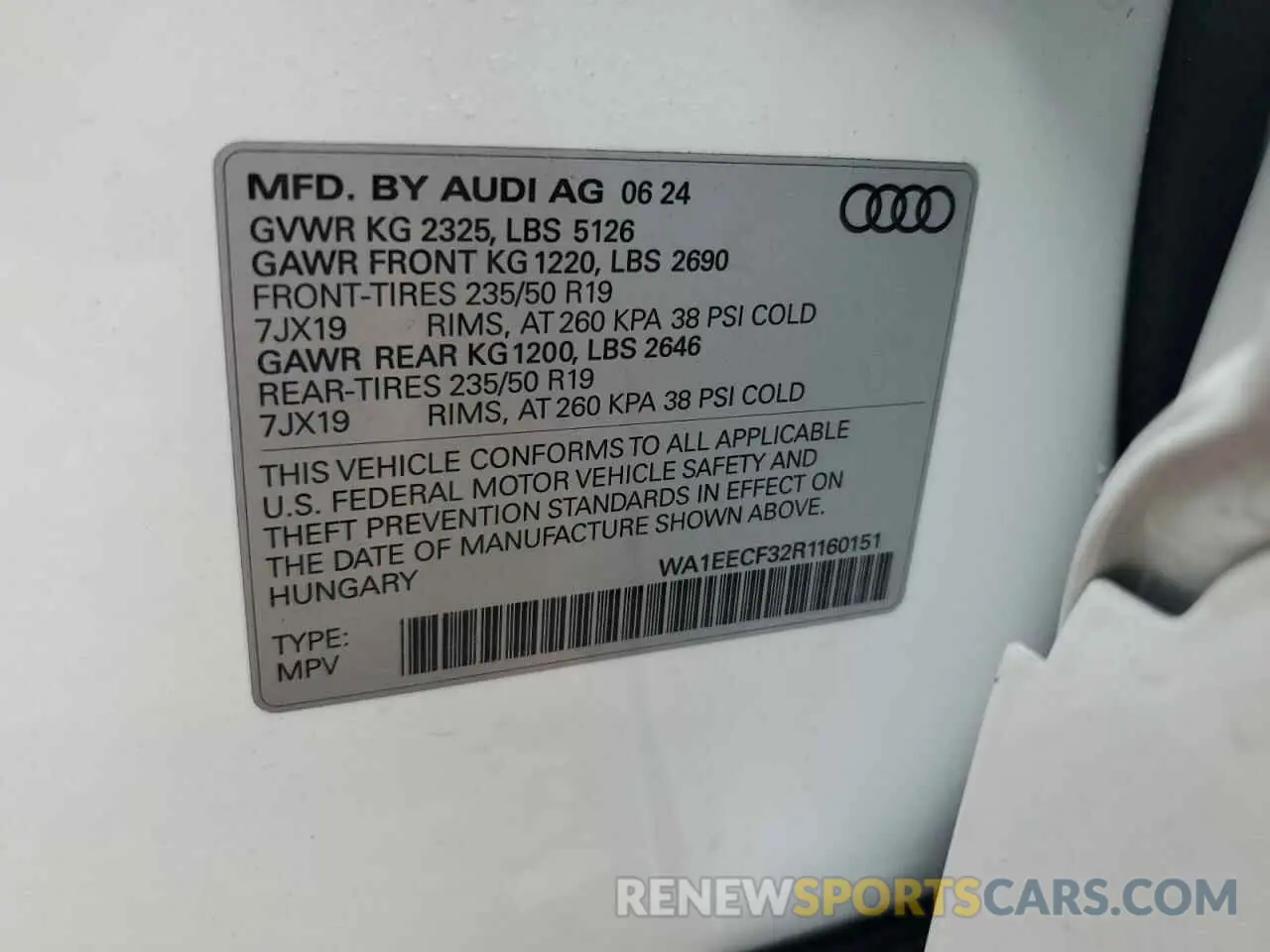 14 Photograph of a damaged car WA1EECF32R1160151 AUDI Q3 2024