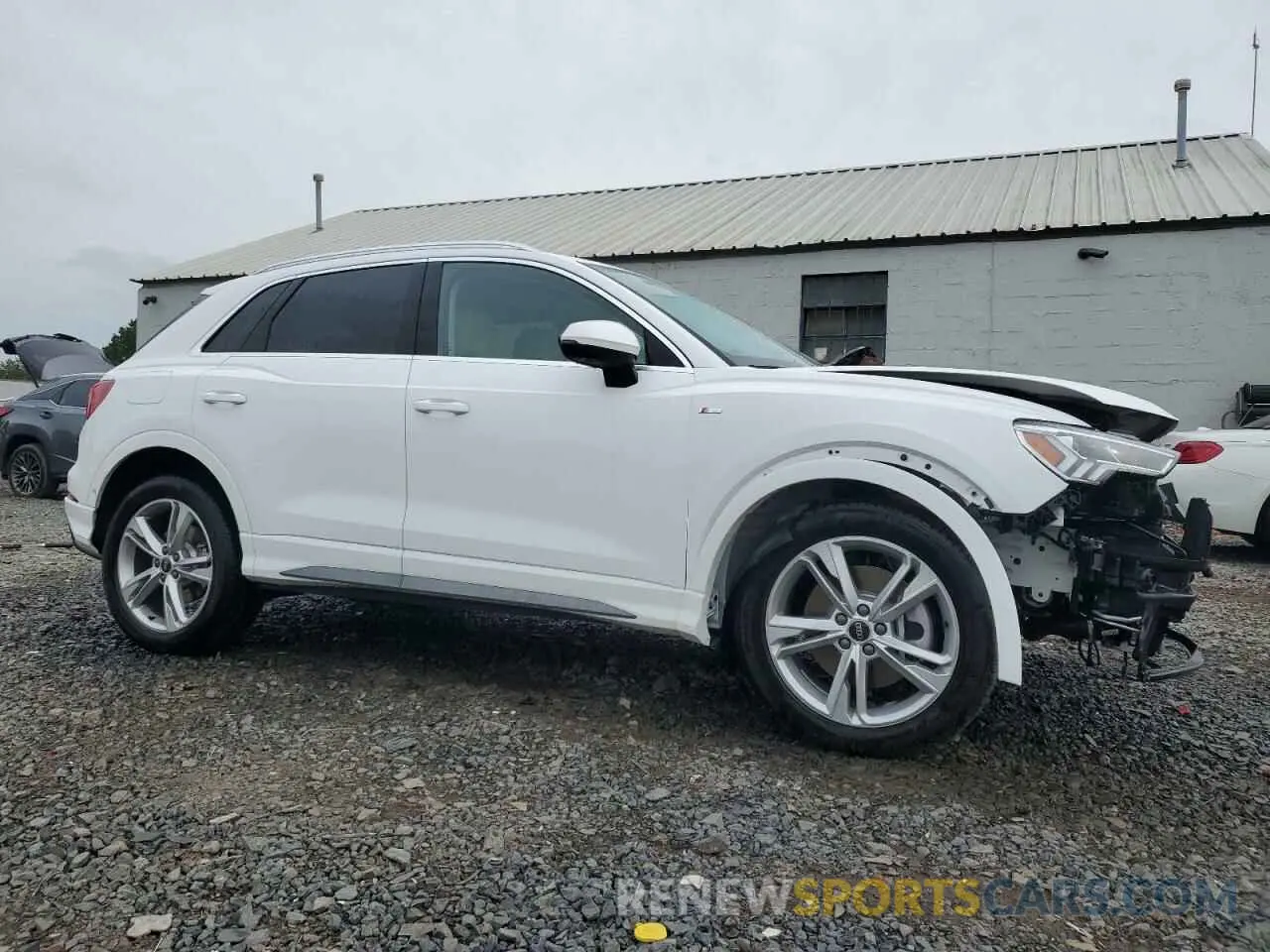 4 Photograph of a damaged car WA1EECF32R1160151 AUDI Q3 2024