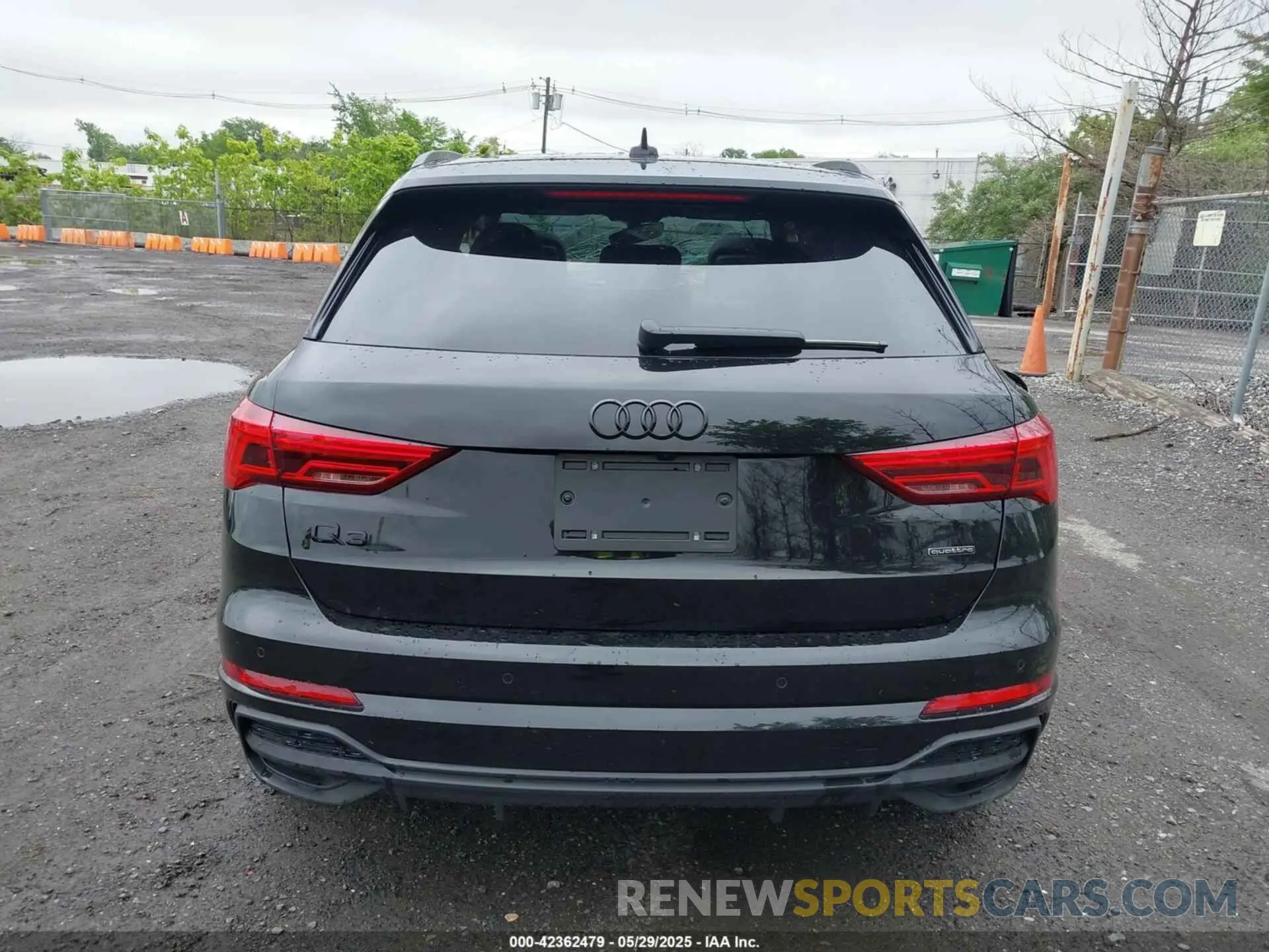 16 Photograph of a damaged car WA1EECF32R1208618 AUDI Q3 2024