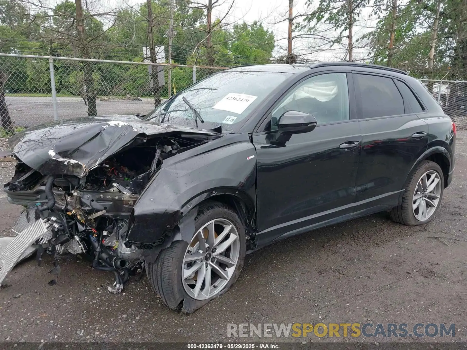 2 Photograph of a damaged car WA1EECF32R1208618 AUDI Q3 2024