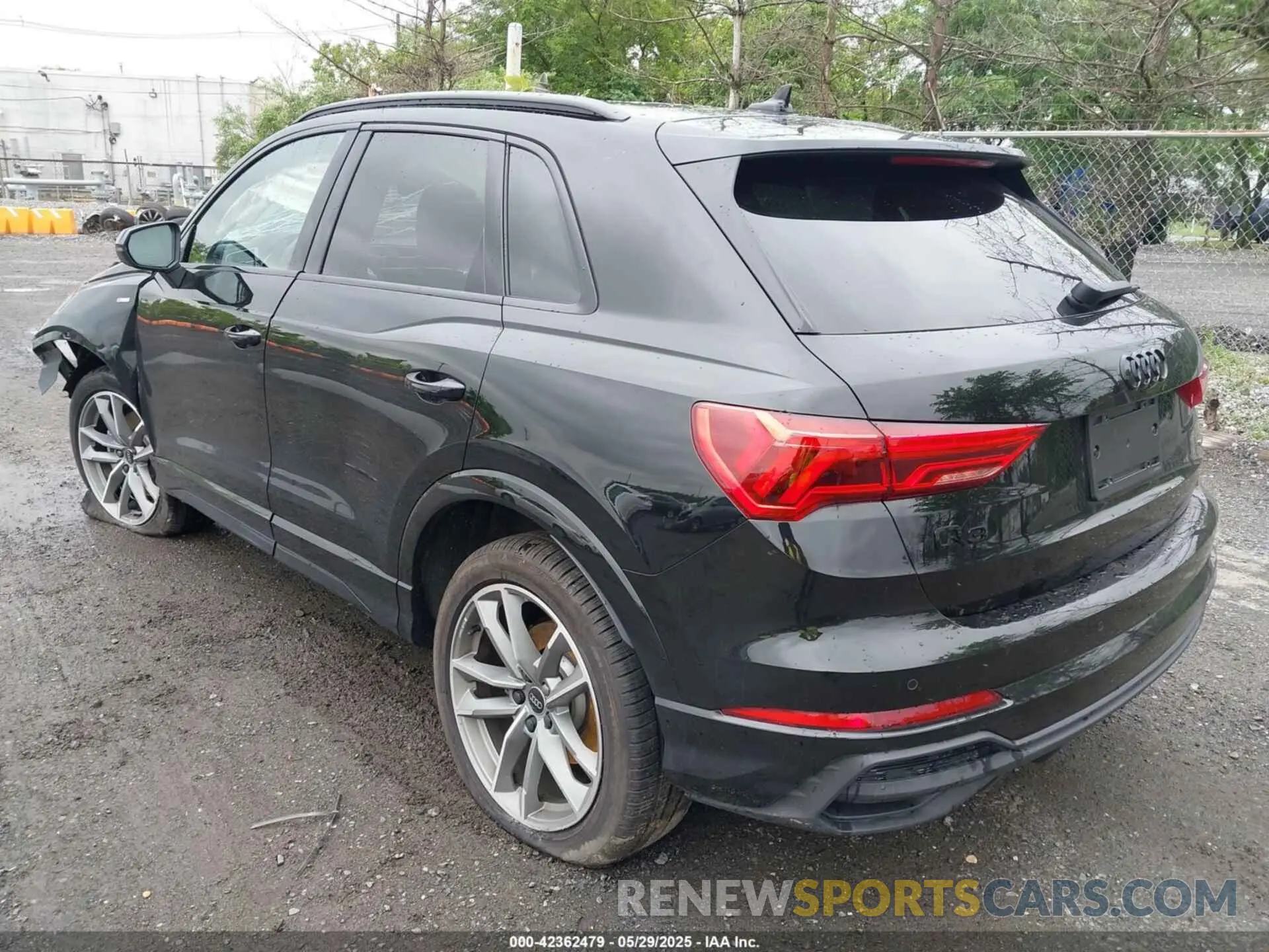 3 Photograph of a damaged car WA1EECF32R1208618 AUDI Q3 2024