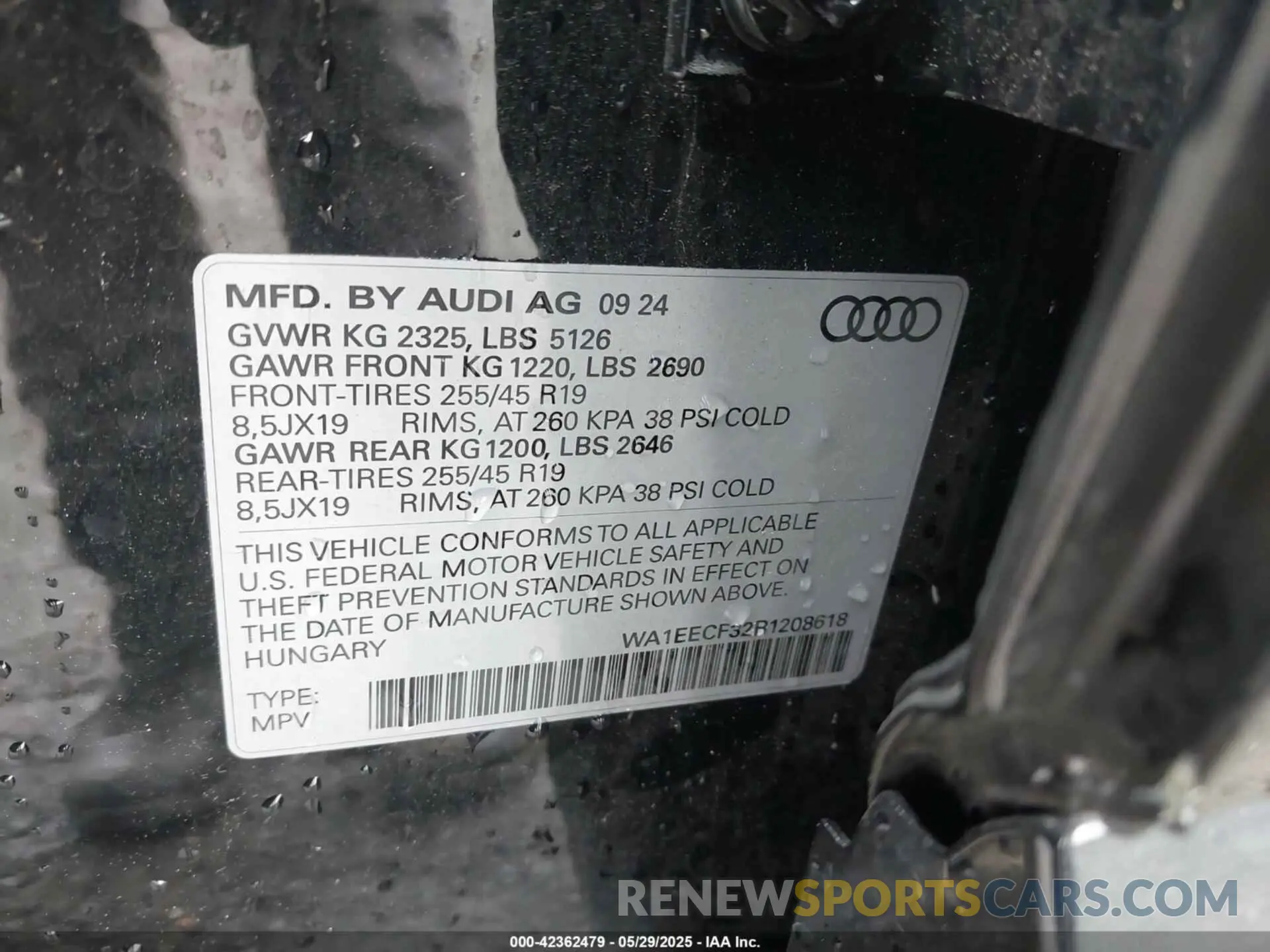9 Photograph of a damaged car WA1EECF32R1208618 AUDI Q3 2024