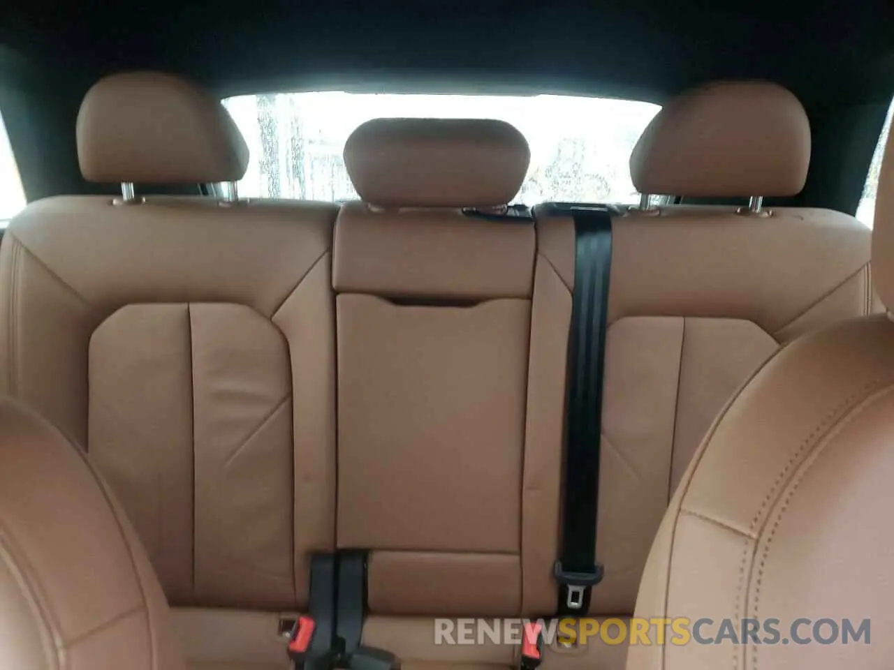 10 Photograph of a damaged car WA1EECF33R1019380 AUDI Q3 2024