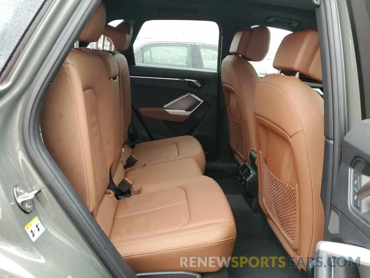 11 Photograph of a damaged car WA1EECF33R1019380 AUDI Q3 2024