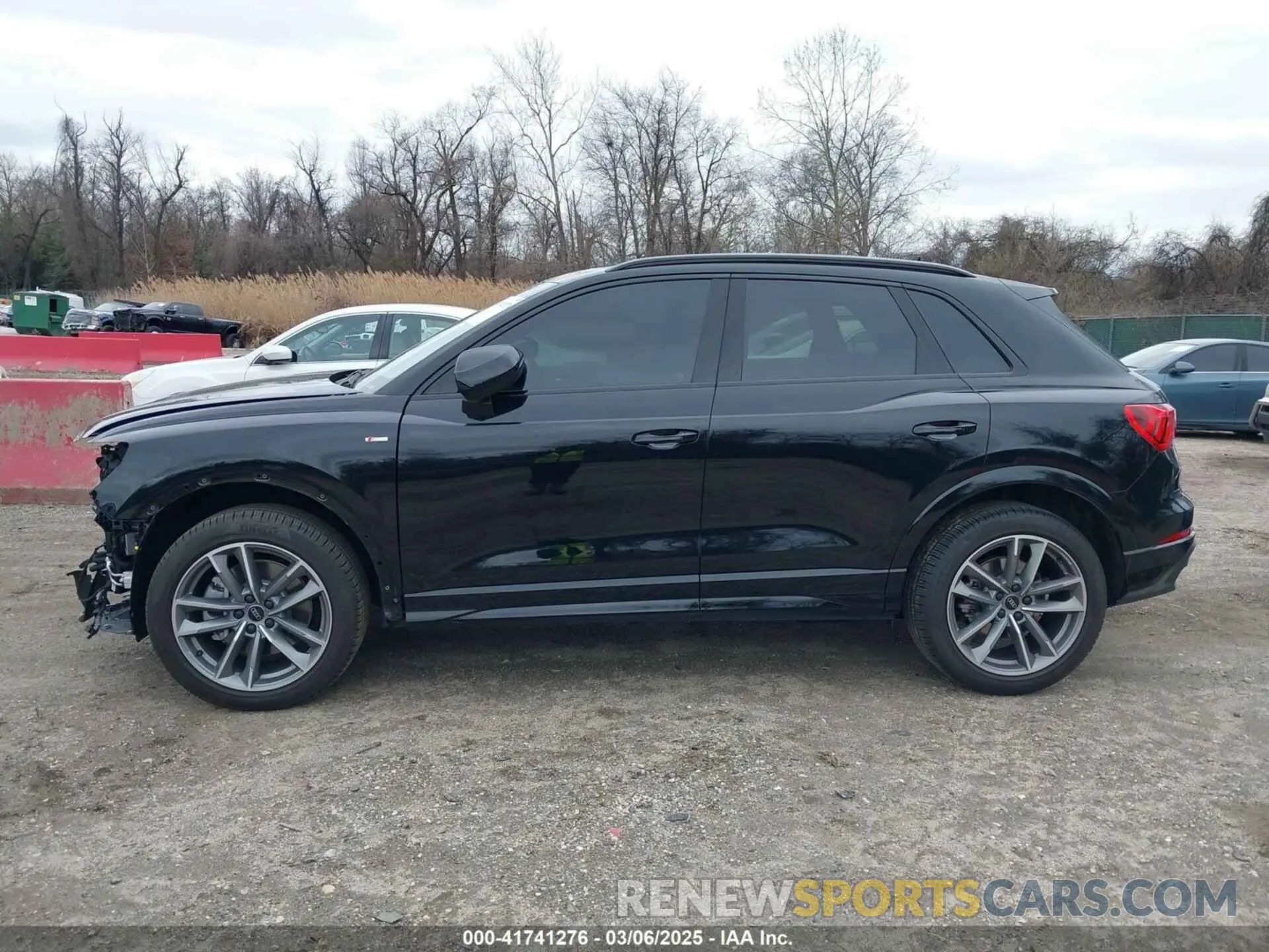14 Photograph of a damaged car WA1EECF33R1086173 AUDI Q3 2024