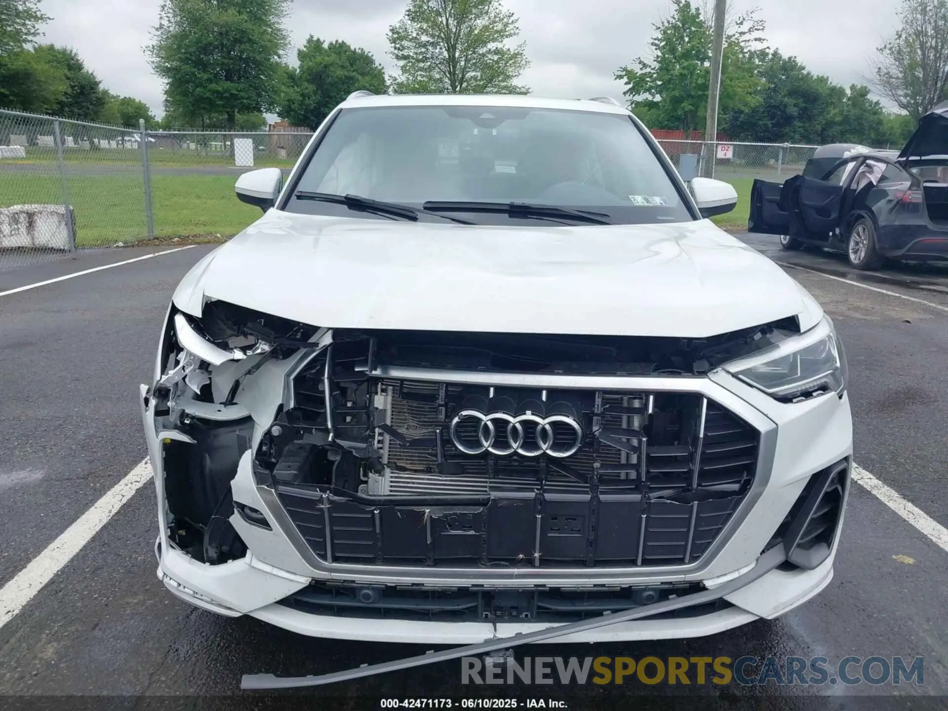 12 Photograph of a damaged car WA1EECF34R1033594 AUDI Q3 2024