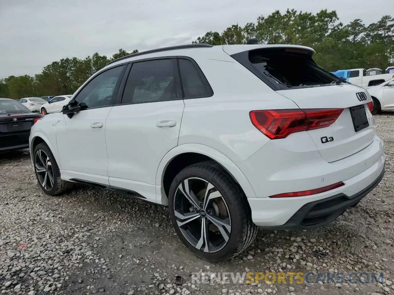 2 Photograph of a damaged car WA1EECF35R1038979 AUDI Q3 2024
