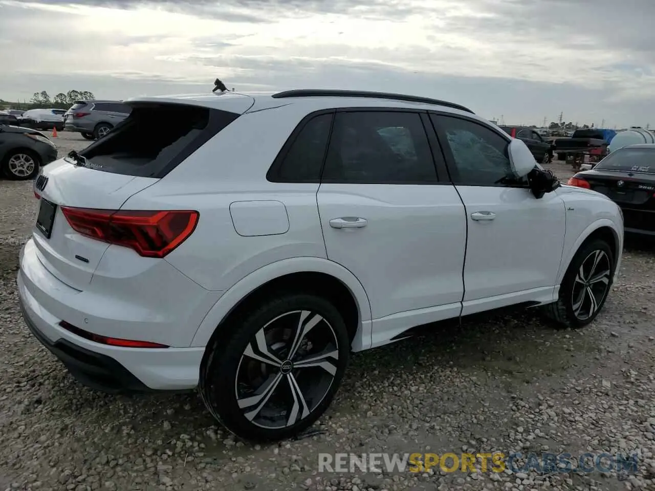 3 Photograph of a damaged car WA1EECF35R1038979 AUDI Q3 2024