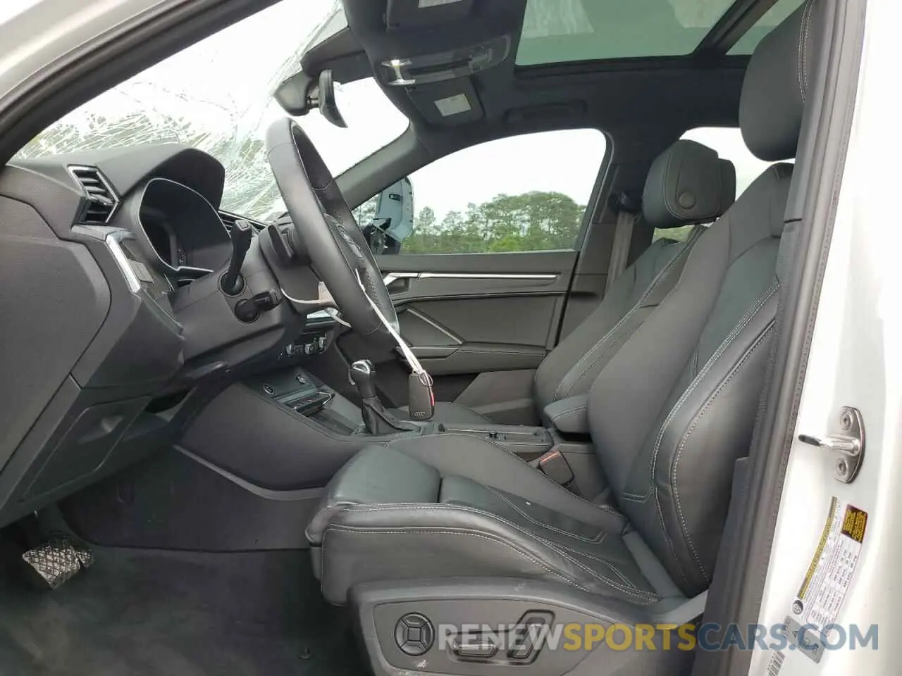 7 Photograph of a damaged car WA1EECF35R1038979 AUDI Q3 2024