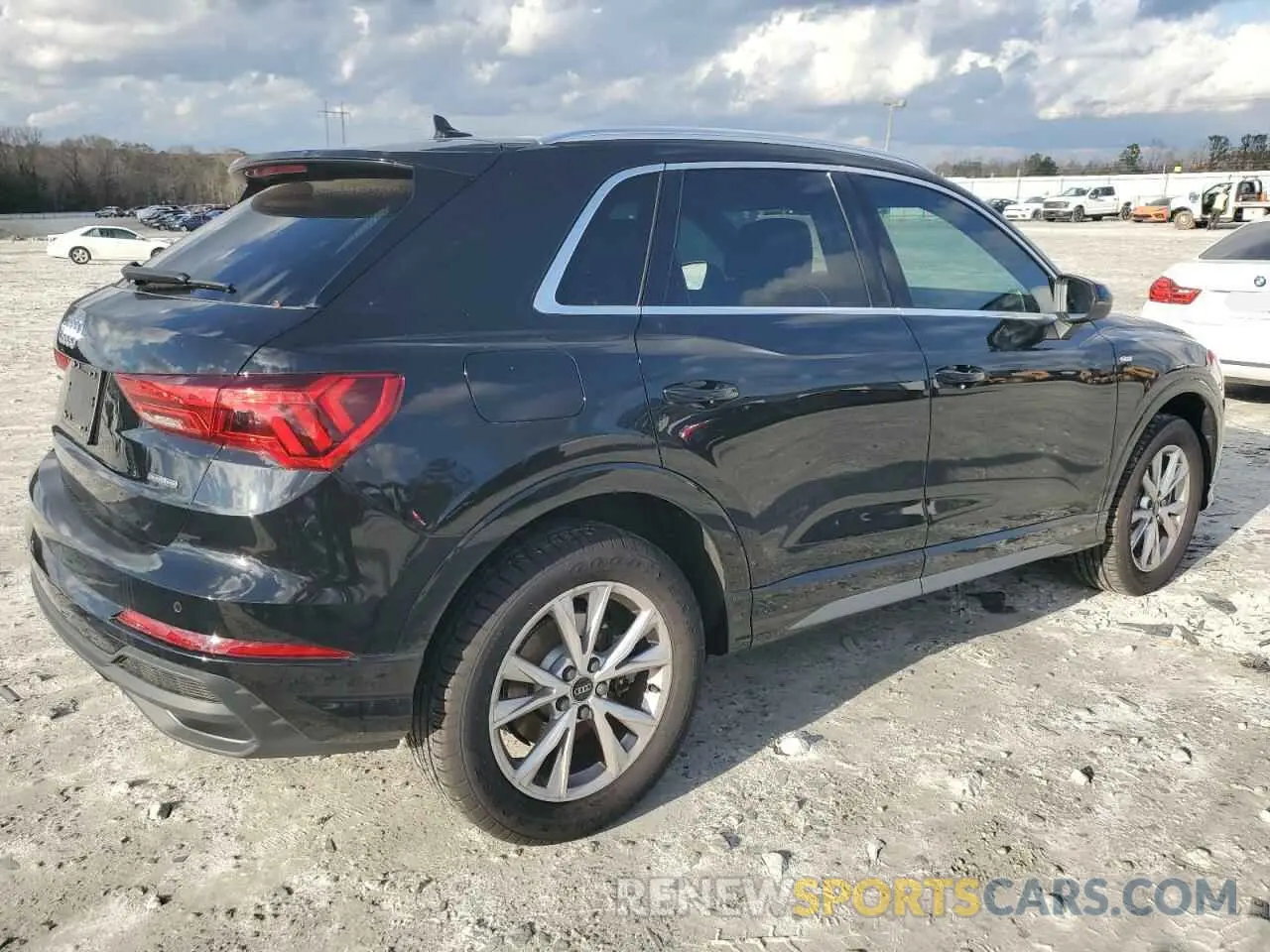 3 Photograph of a damaged car WA1EECF35R1059167 AUDI Q3 2024