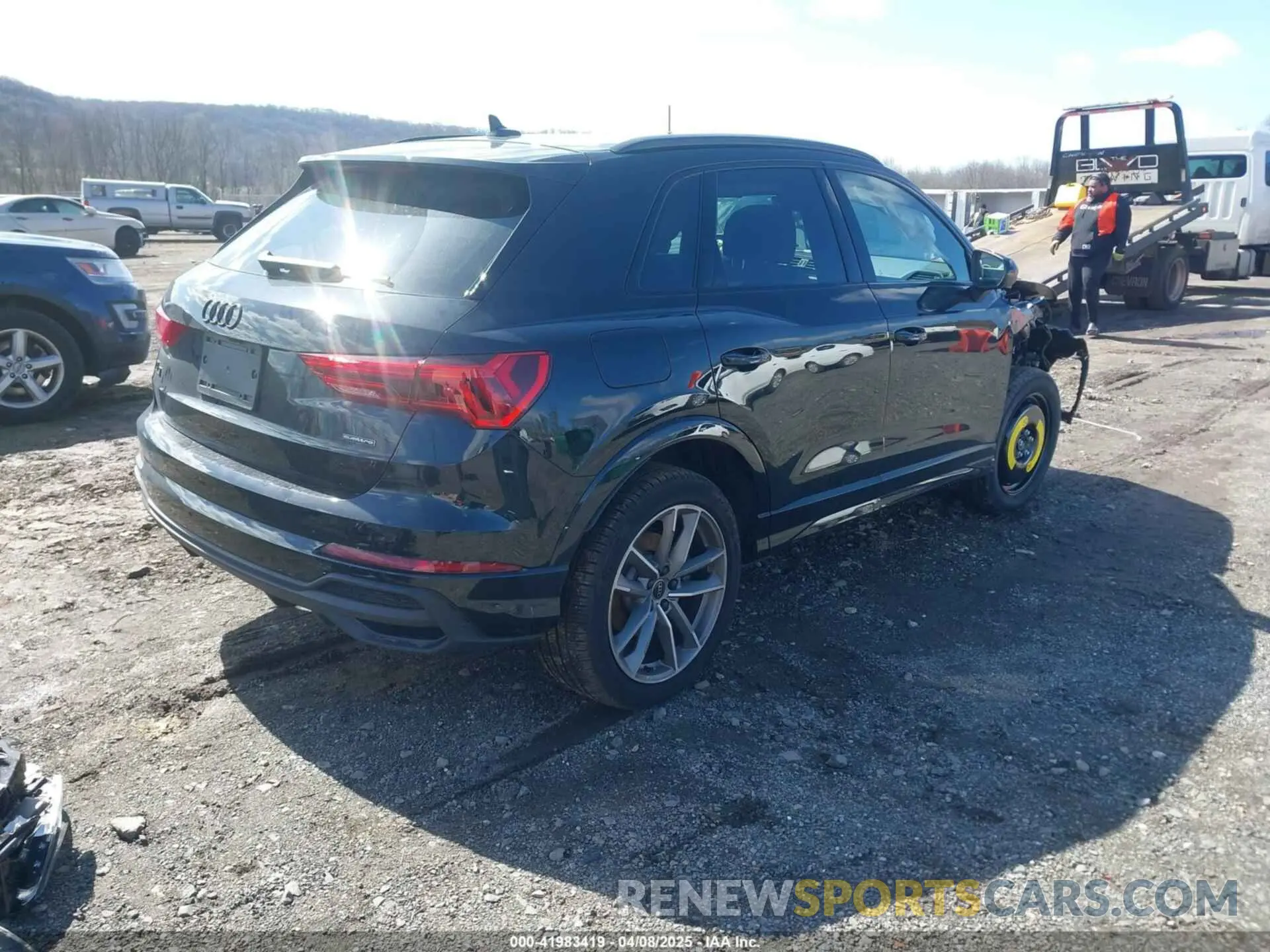 4 Photograph of a damaged car WA1EECF35R1155302 AUDI Q3 2024