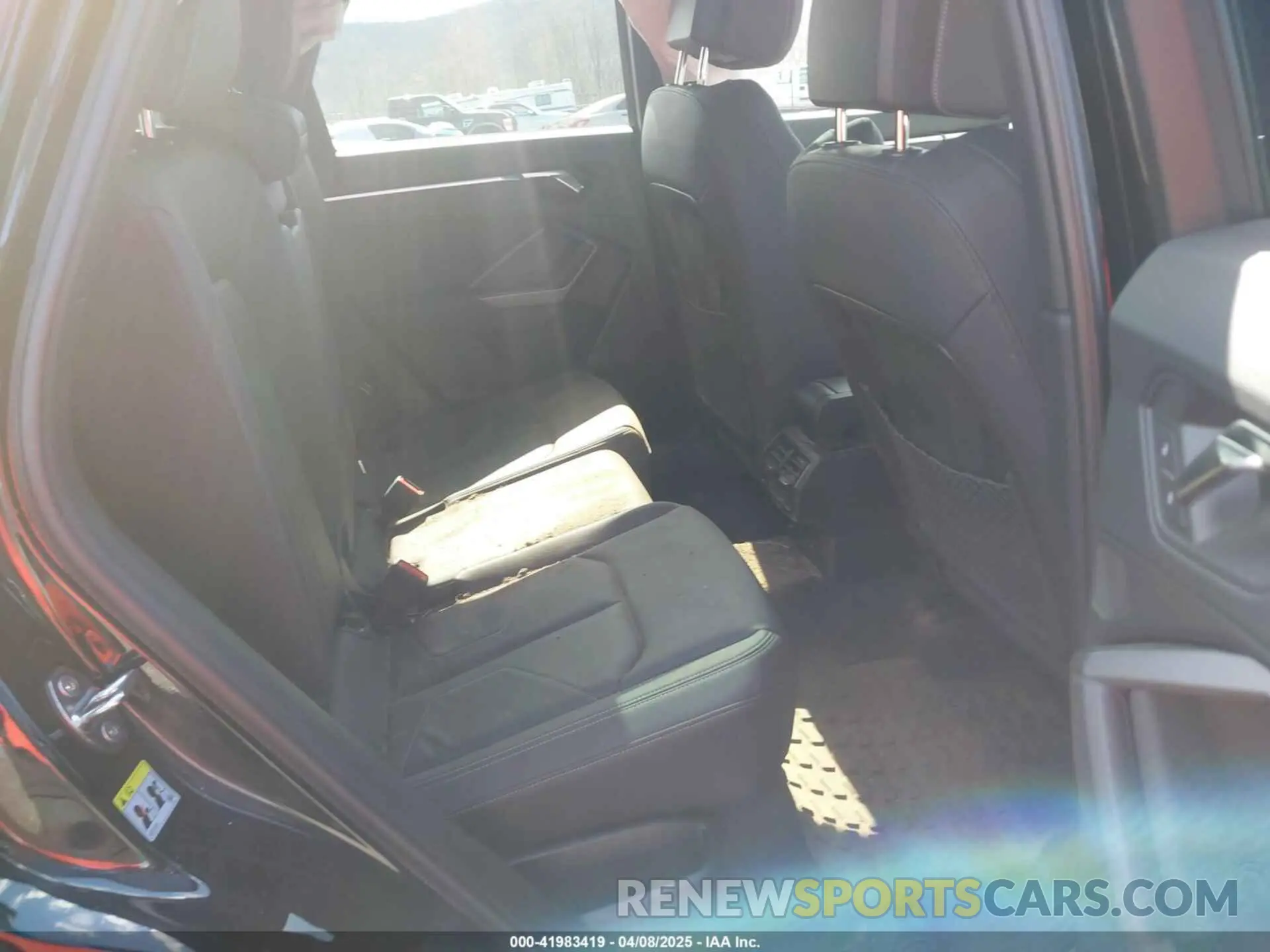 8 Photograph of a damaged car WA1EECF35R1155302 AUDI Q3 2024