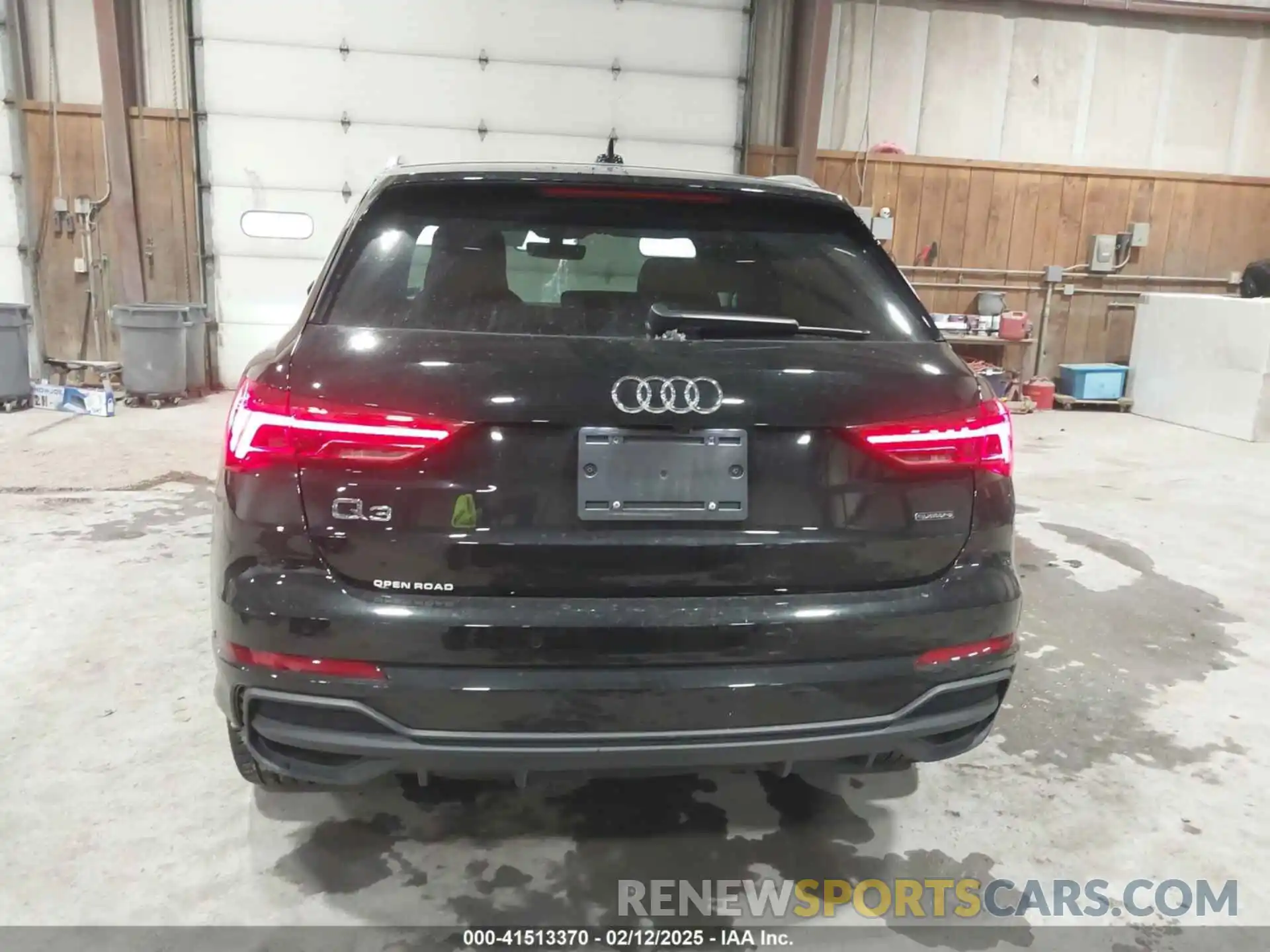 16 Photograph of a damaged car WA1EECF36R1040207 AUDI Q3 2024