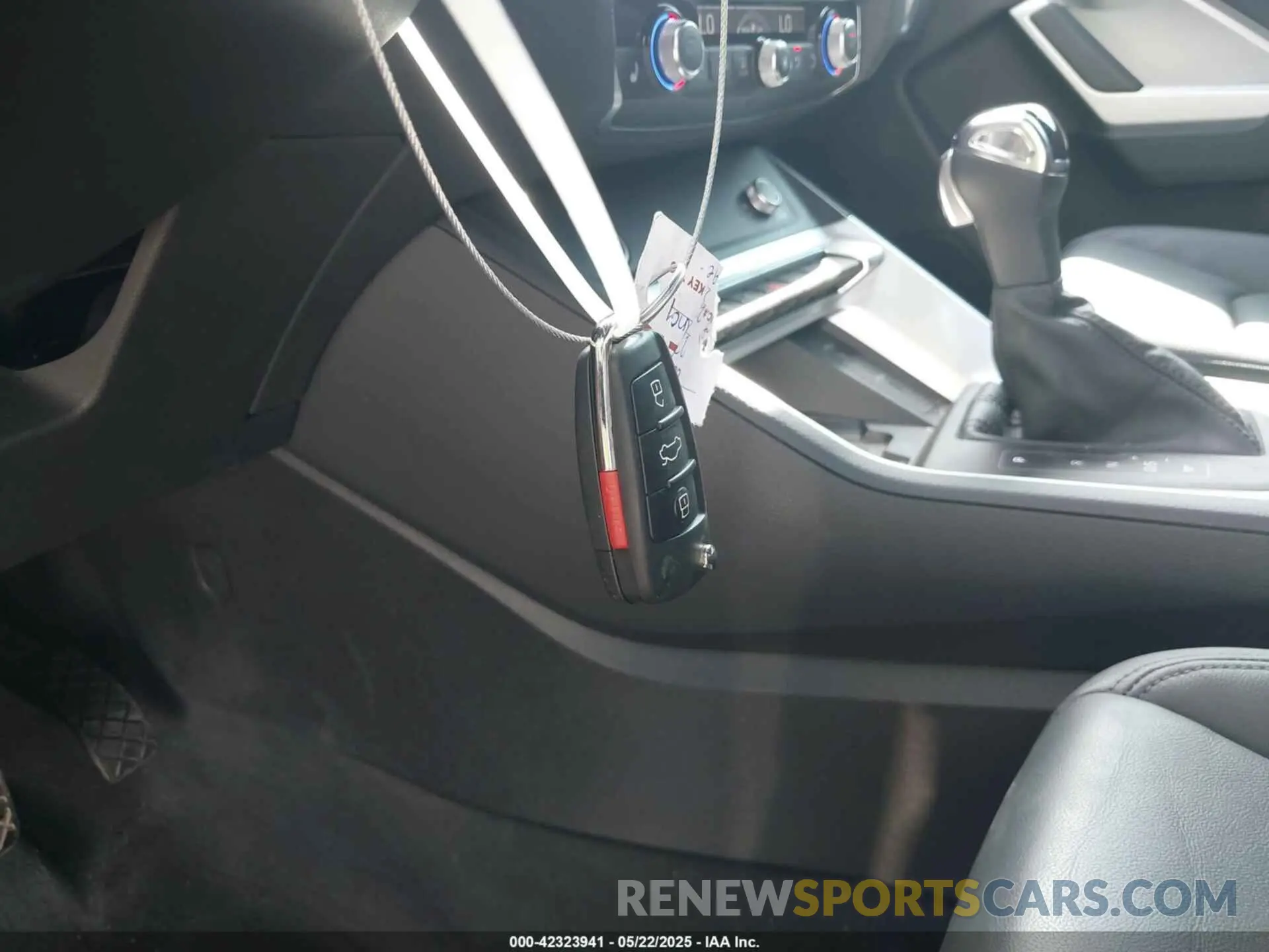 11 Photograph of a damaged car WA1EECF36R1092050 AUDI Q3 2024