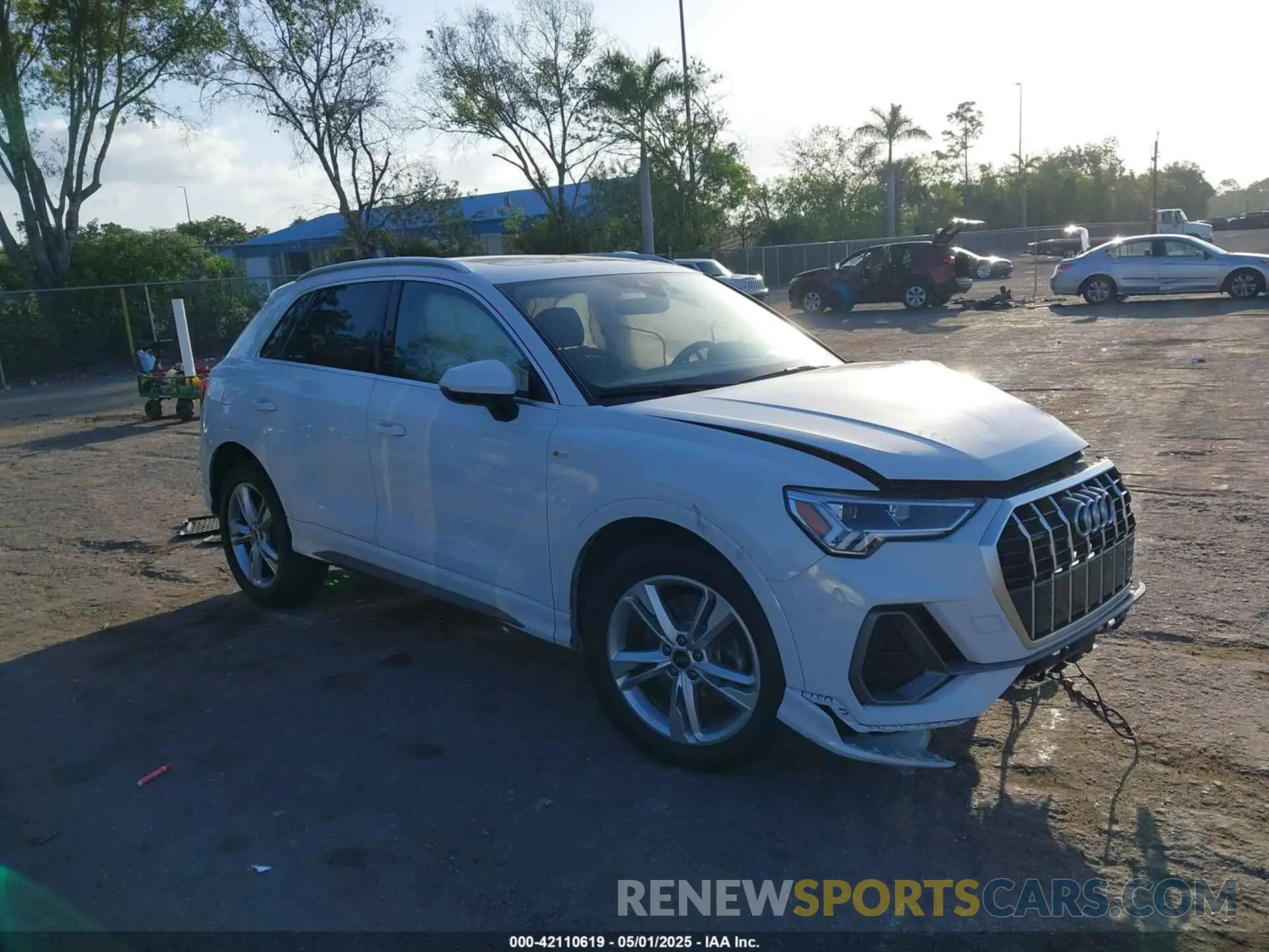 1 Photograph of a damaged car WA1EECF36R1152747 AUDI Q3 2024