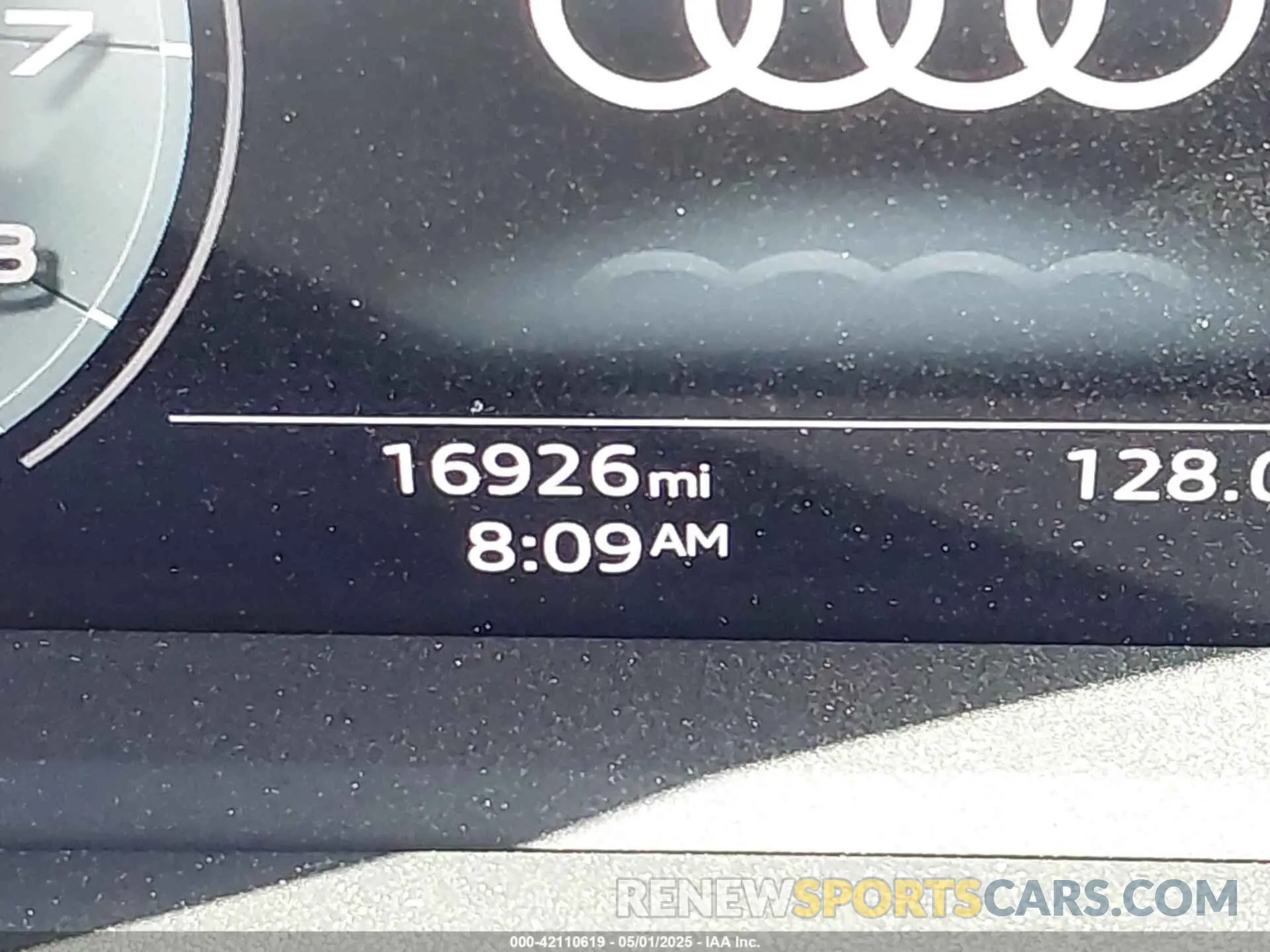 15 Photograph of a damaged car WA1EECF36R1152747 AUDI Q3 2024