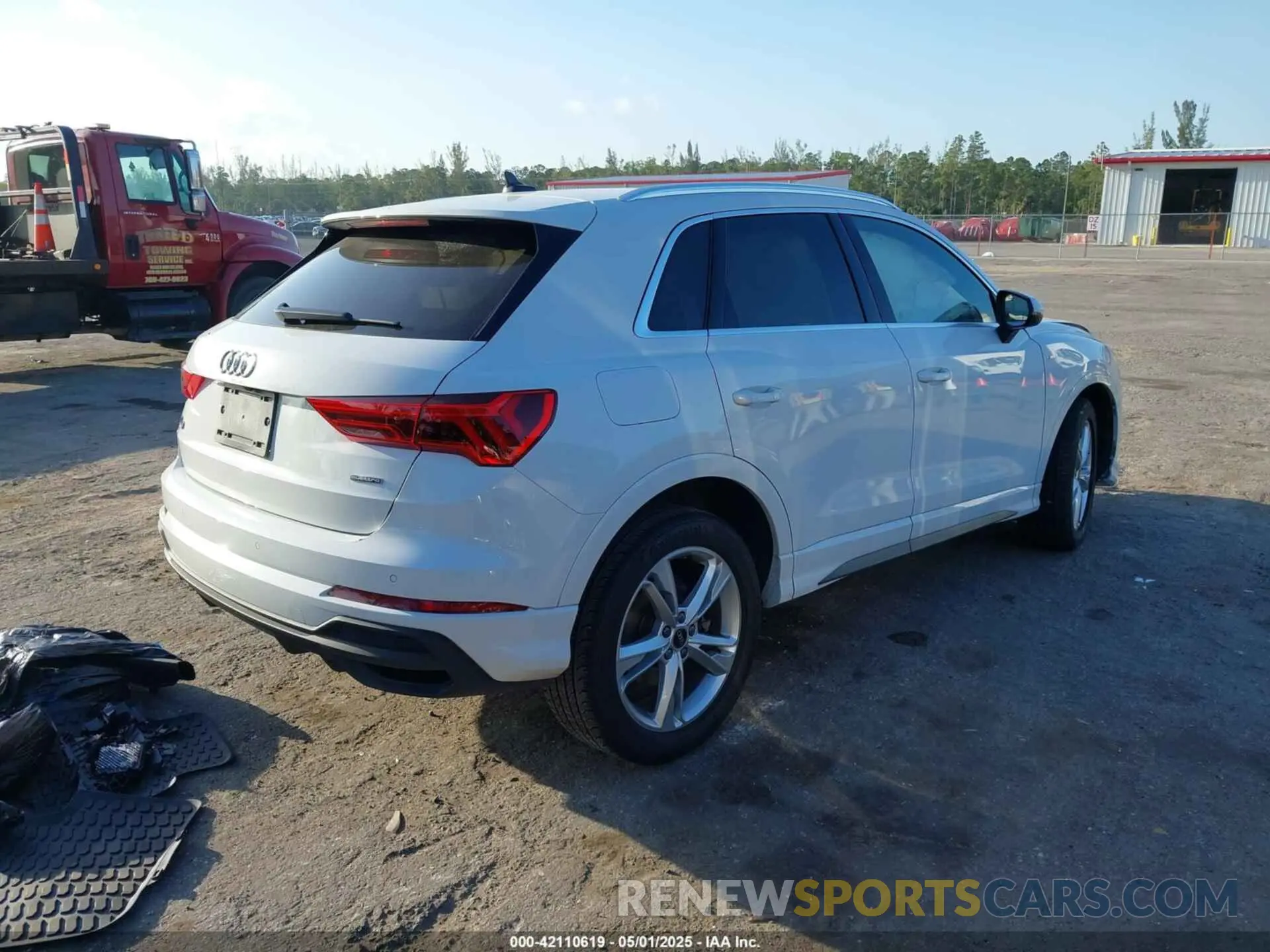4 Photograph of a damaged car WA1EECF36R1152747 AUDI Q3 2024