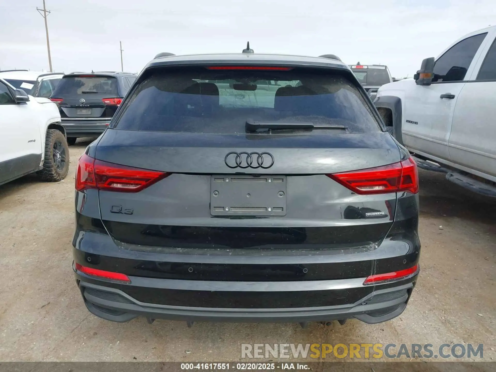17 Photograph of a damaged car WA1EECF37R1154359 AUDI Q3 2024