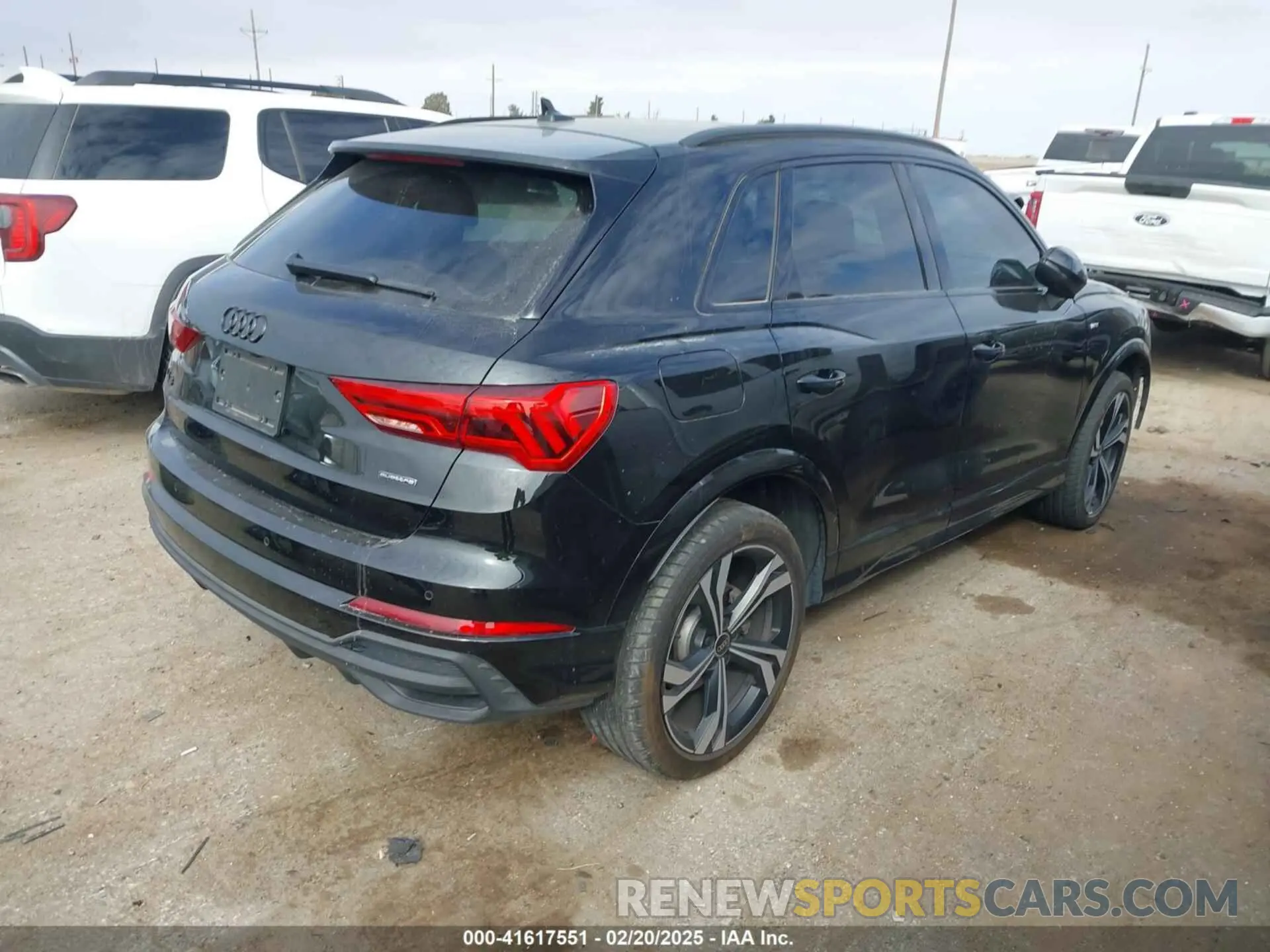 4 Photograph of a damaged car WA1EECF37R1154359 AUDI Q3 2024