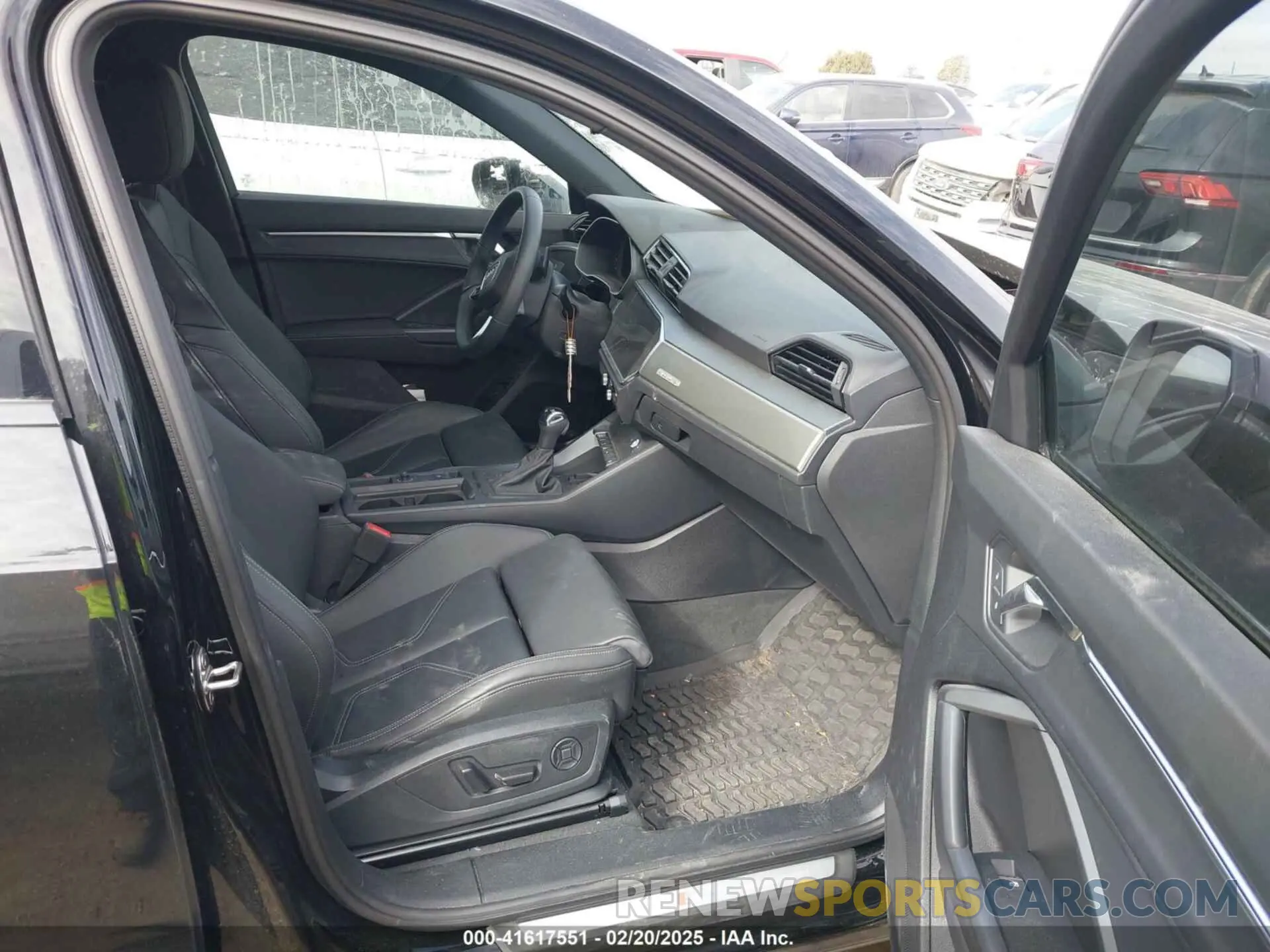 5 Photograph of a damaged car WA1EECF37R1154359 AUDI Q3 2024