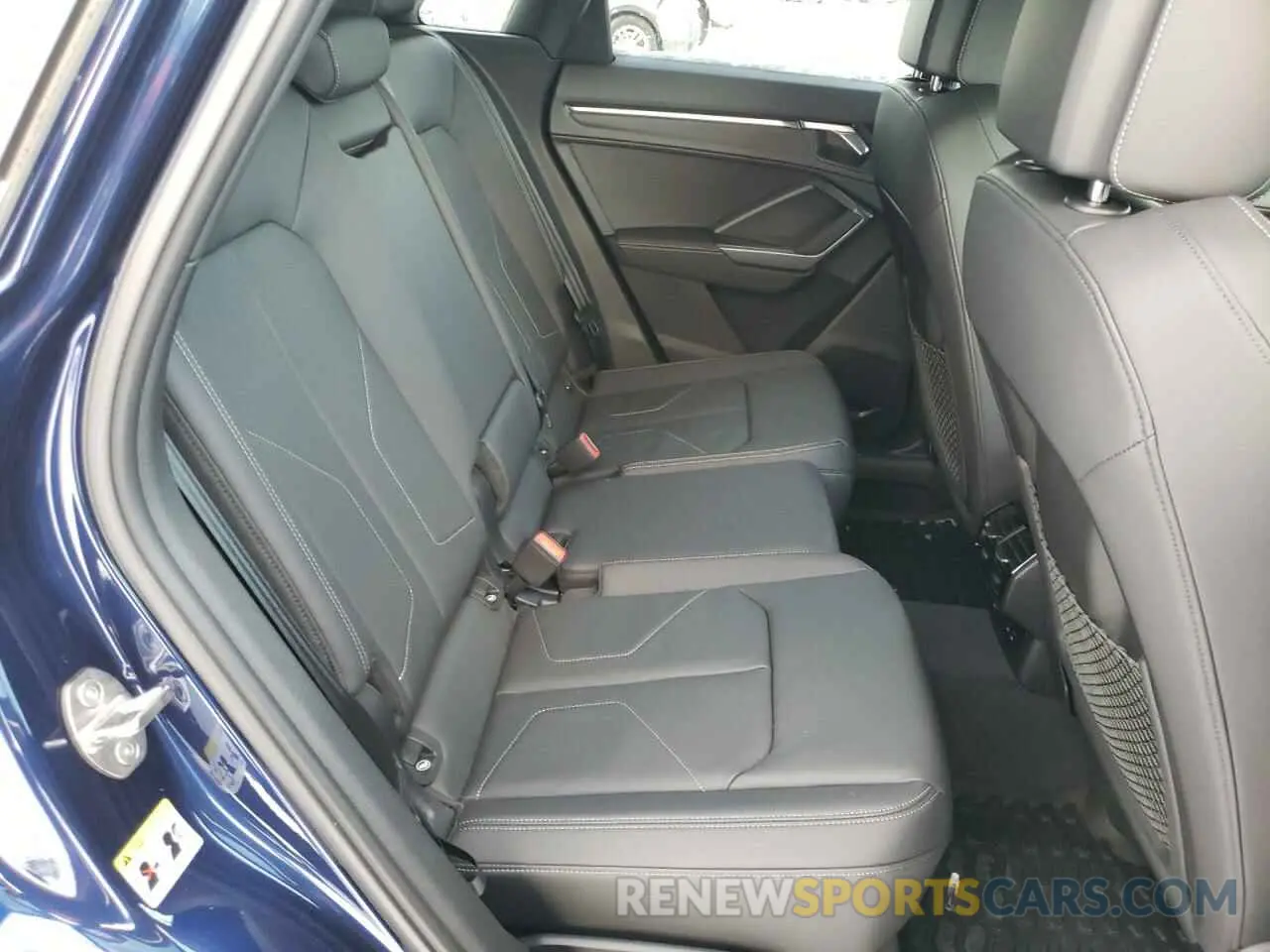 10 Photograph of a damaged car WA1EECF37R1197681 AUDI Q3 2024