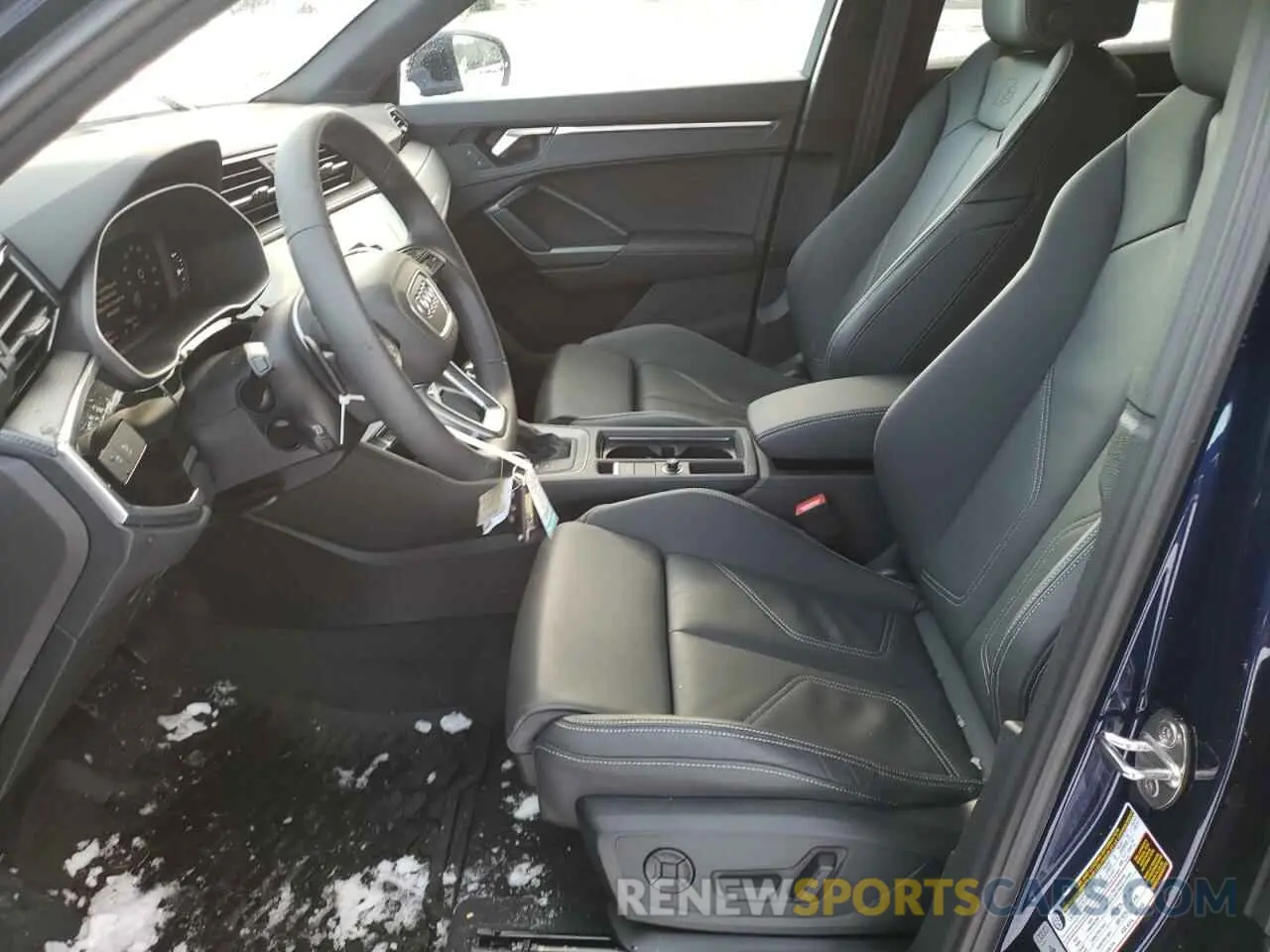 7 Photograph of a damaged car WA1EECF37R1197681 AUDI Q3 2024