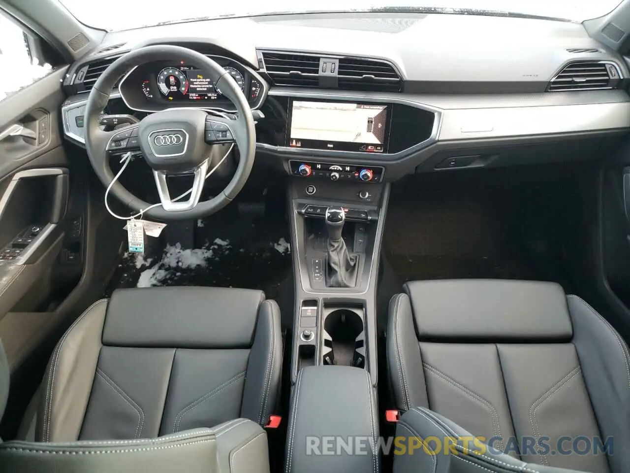 8 Photograph of a damaged car WA1EECF37R1197681 AUDI Q3 2024
