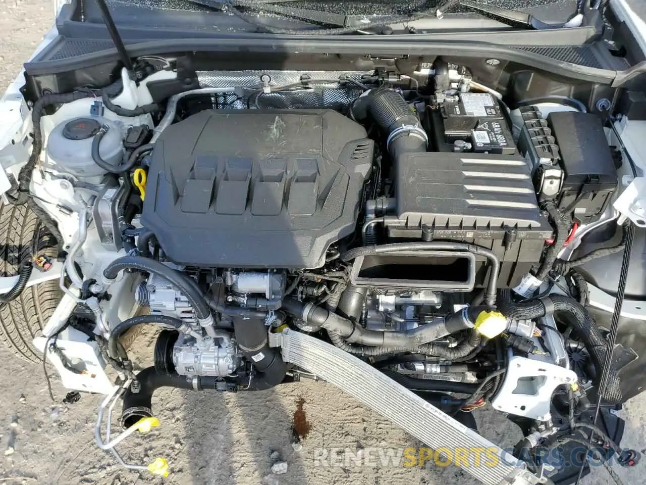 12 Photograph of a damaged car WA1EECF38R1179027 AUDI Q3 2024
